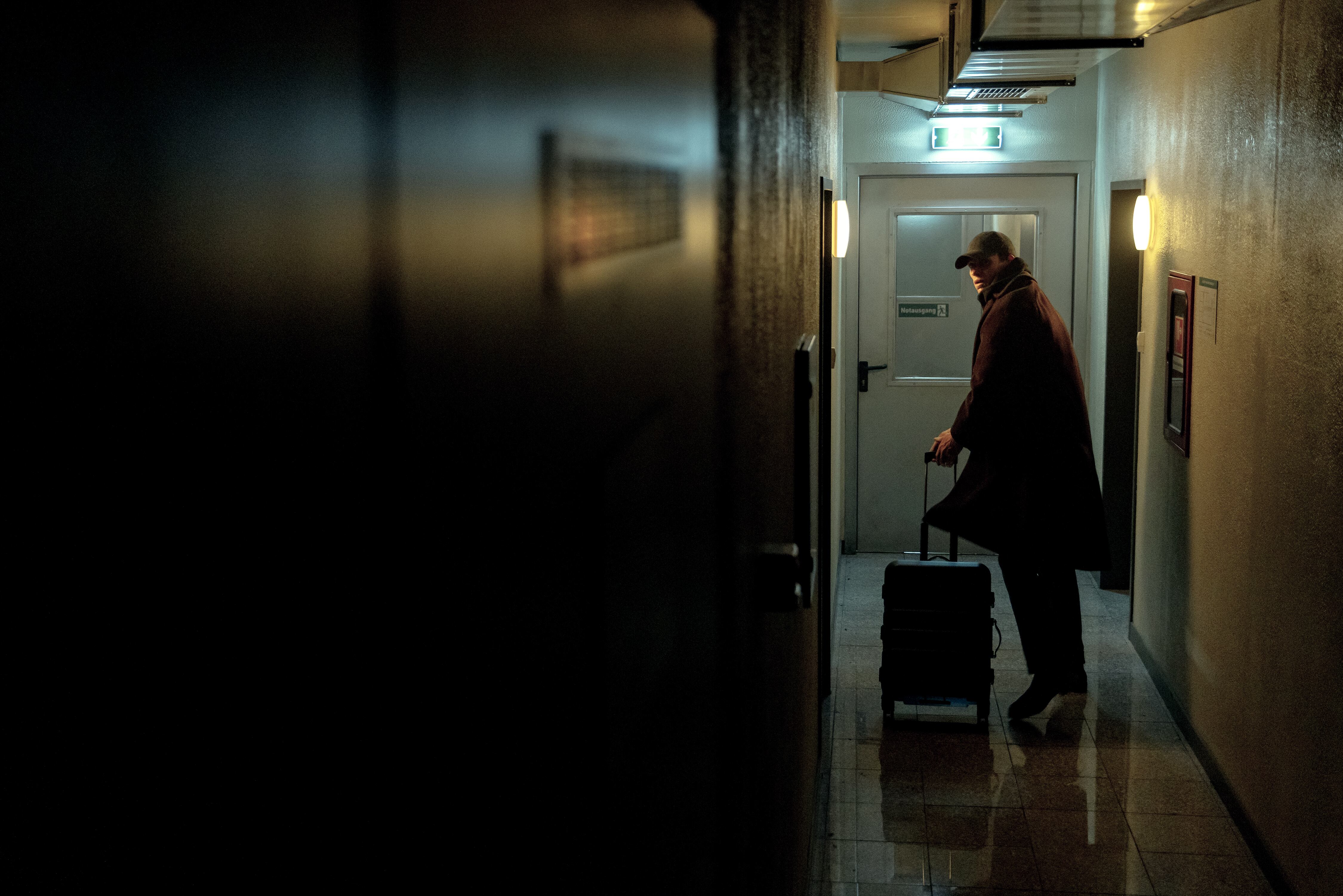 Máscaras y disfraces son los elementos claves para que El Chacal pueda reinventarse en cada misión.