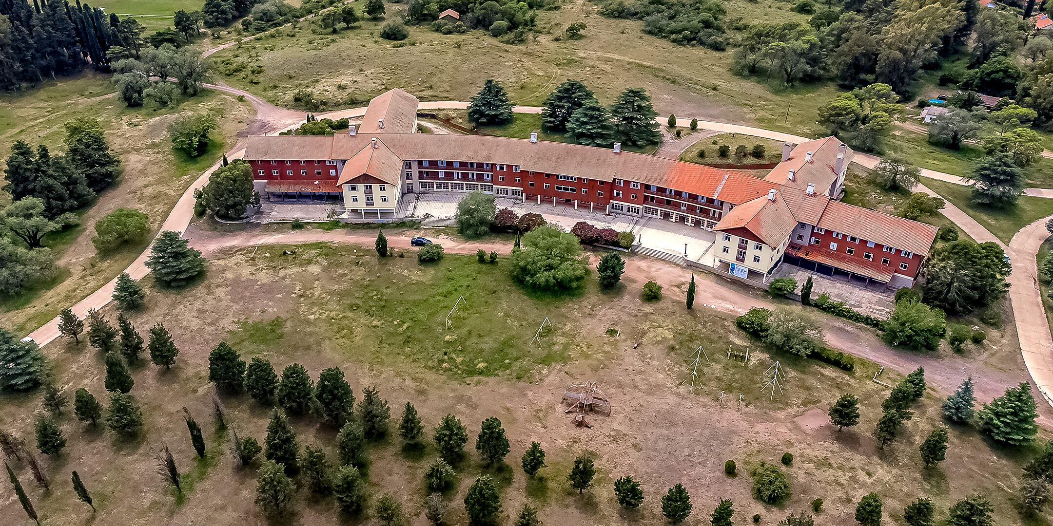 El Gobierno habilitó la venta de la Unidad Turística de Embalse, construida durante el primer gobierno de Perón en Córdoba 7 Hotel 1 de la Unidad Turística de Embalse