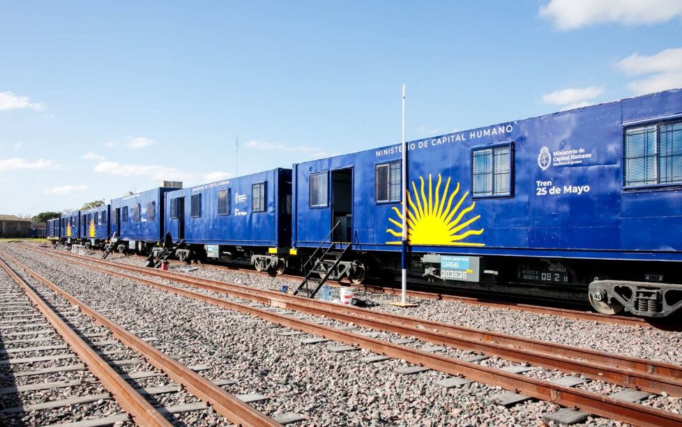 Mamógrafo, consultorio odontológico y equipo de rayos x: el Tren 25 de Mayo vuelve a recorrer el país como hospital móvil