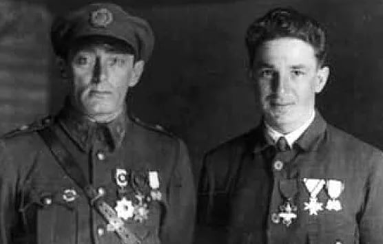 Pedro Leandro Zanni junto a su mecánico Felipe Beltrame