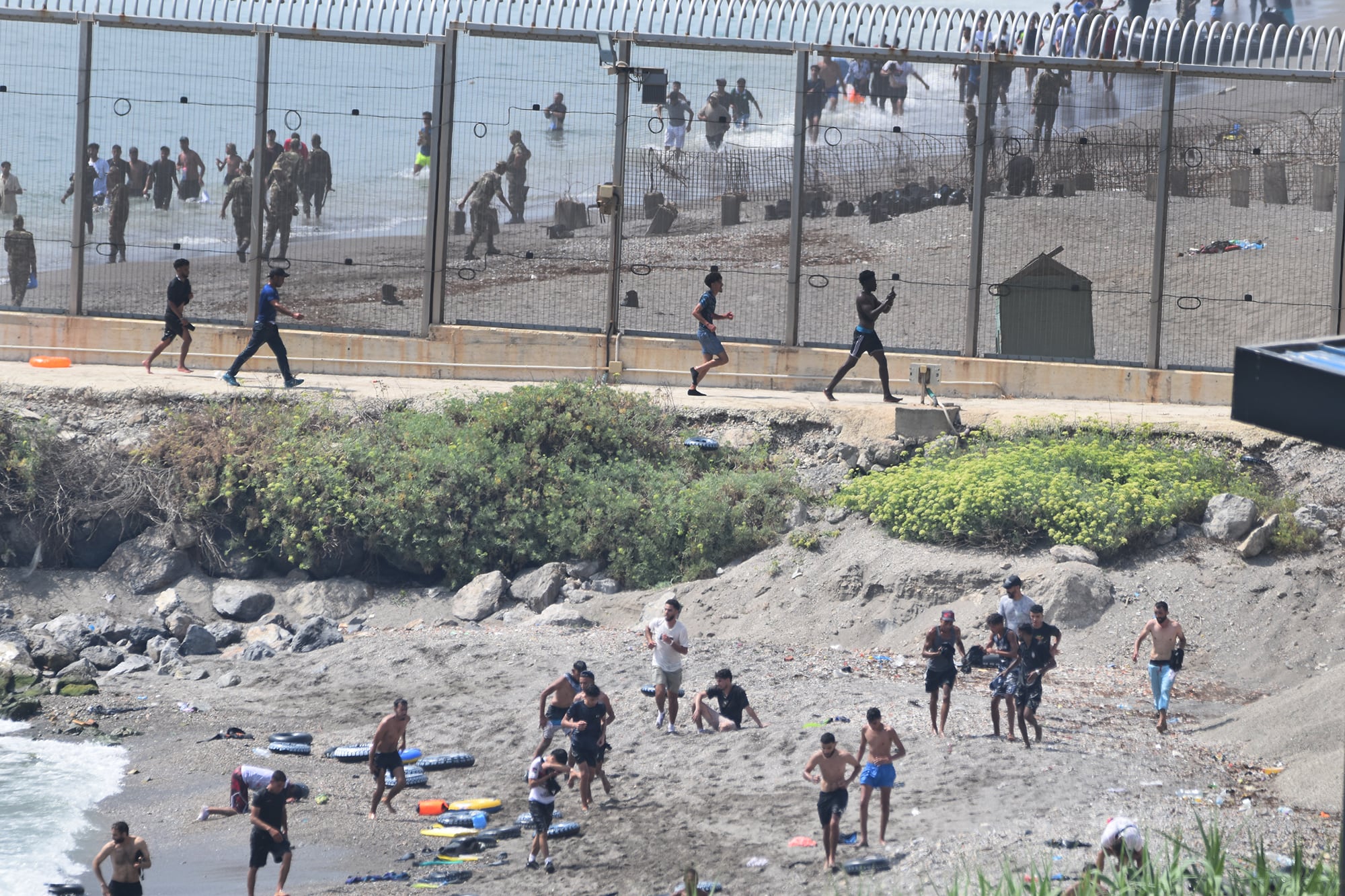 La llegada de migrantes marroquíes a nado al enclave de Ceuta