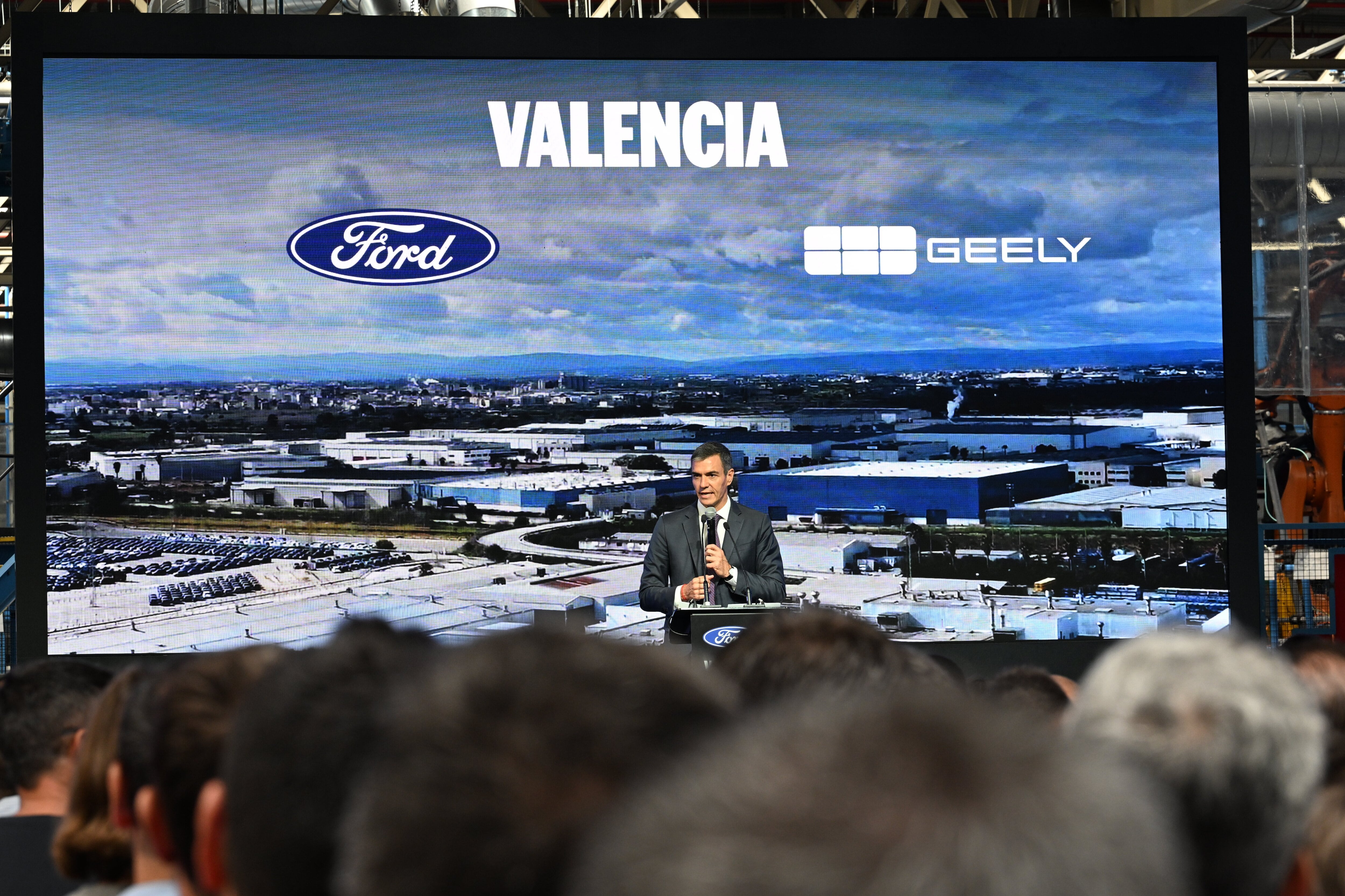 Los nuevos modelos de autos que promete Ford tras la alianza que realizó con un gigante chino 9 Pedro Sánchez, Presidente del Gobierno de España, se dirigió al público en Valencia en el marco del anuncio de Ford junto a Geely