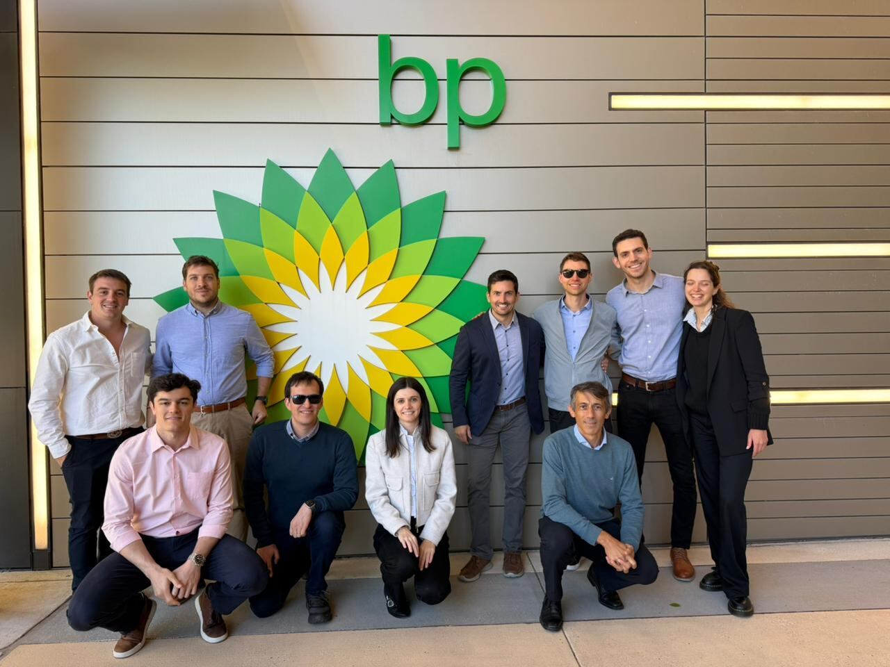 Los 10 jóvenes seleccionados continuarán trabajando en un proyecto colaborativo destinado a identificar buenas prácticas aplicables a las compañías que impulsan la iniciativa