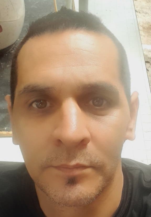 Un disparo ligado a la pelea por un punto de venta de drogas mató a un padre que cocinaba para sus hijos