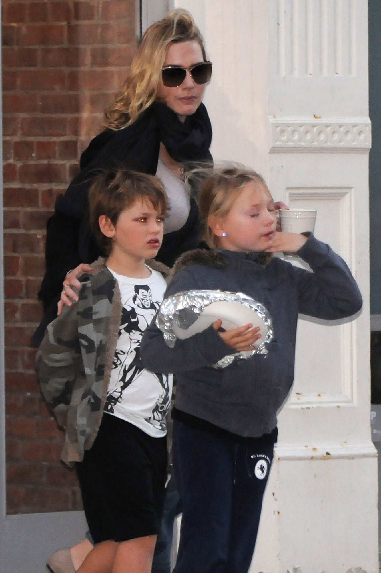 De parte de su madre, Mia tiene dos hermanos menores: Joe Alfie Winslet Mendes, fruto de la relación con Sam Mendes y Bear Blaze, de su actual matrimonio de la actriz Edward Abel Smith
