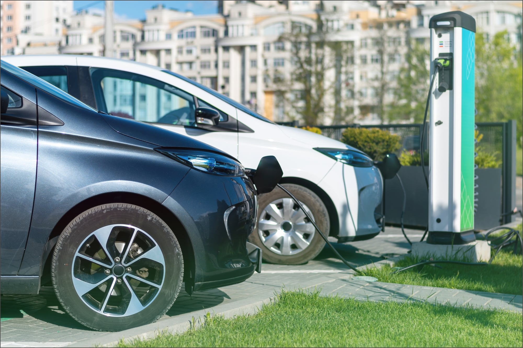 Oficial para conductores en Illinois: confirman nuevos puertos de carga rápida para autos eléctricos