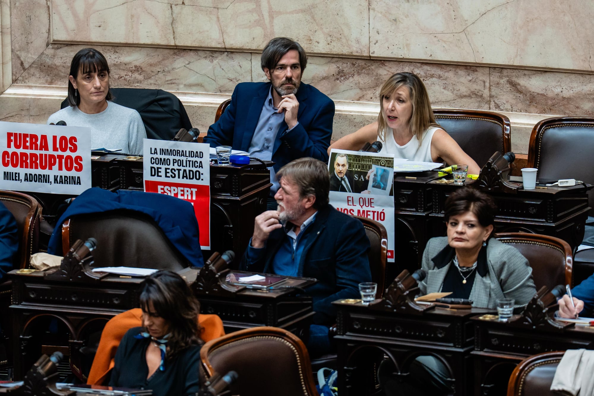 Los diputados Myriam Bregman, Nicolás Del Caño y Romina Del Plá en la presentación del informe de Adorni