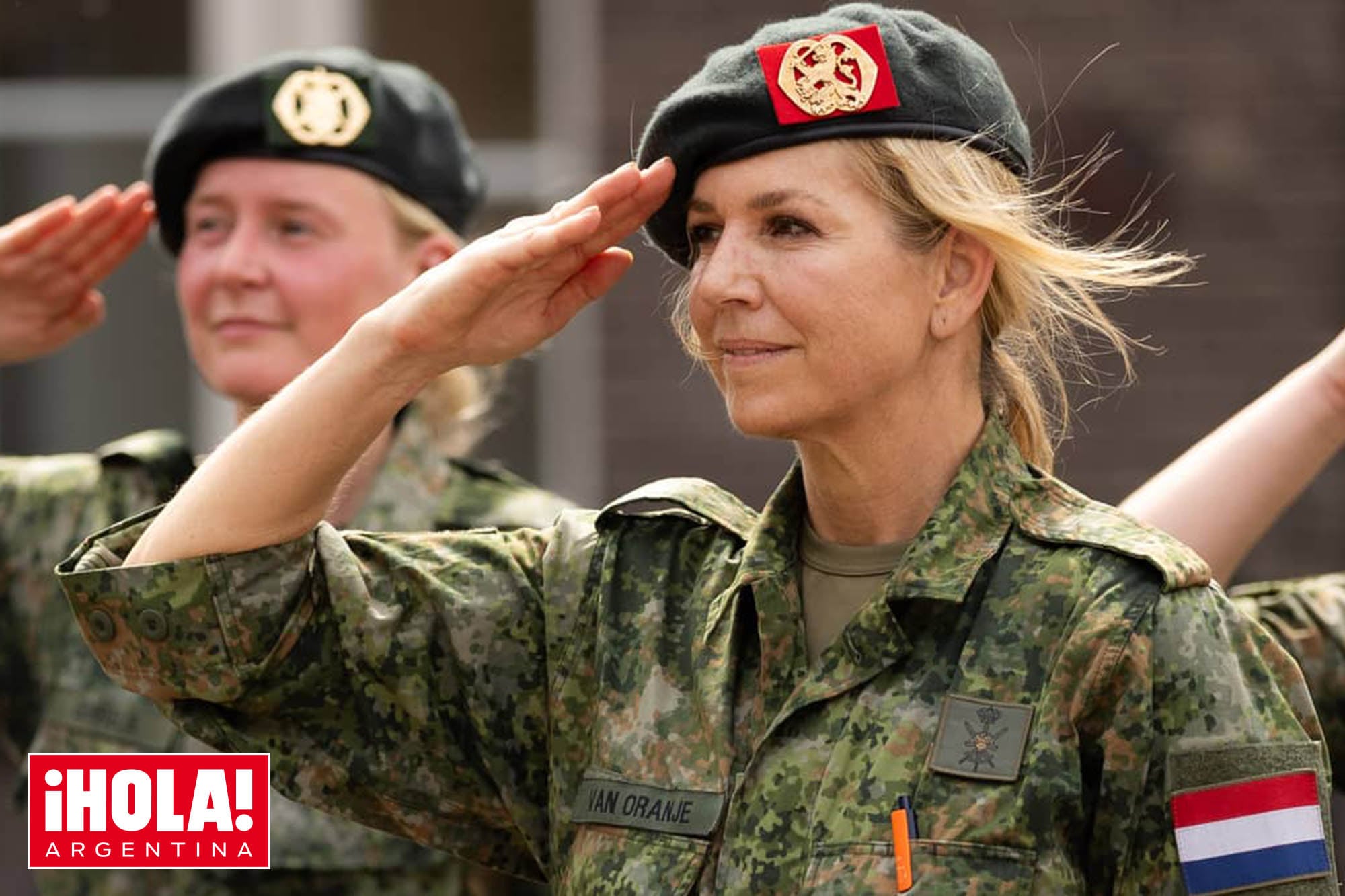 Reina Máxima: las fotos de su formación militar, el significado de la boina que recibió y una sorpresa final que la emocionó