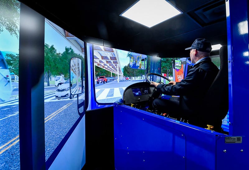 Hay vacantes disponibles para convertirse en chofer de autobus en Nueva York.