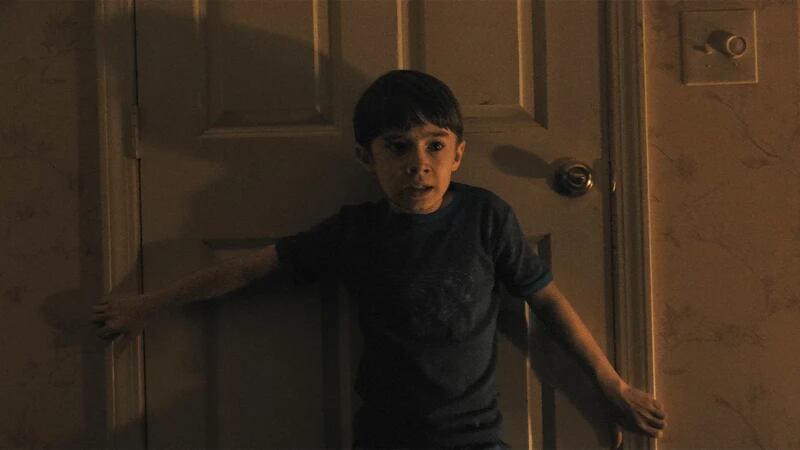 Weapons (La hora de la desaparición) relata lo que ocurre en un suburbio estadounidense luego de que desaparezcan 17 niños