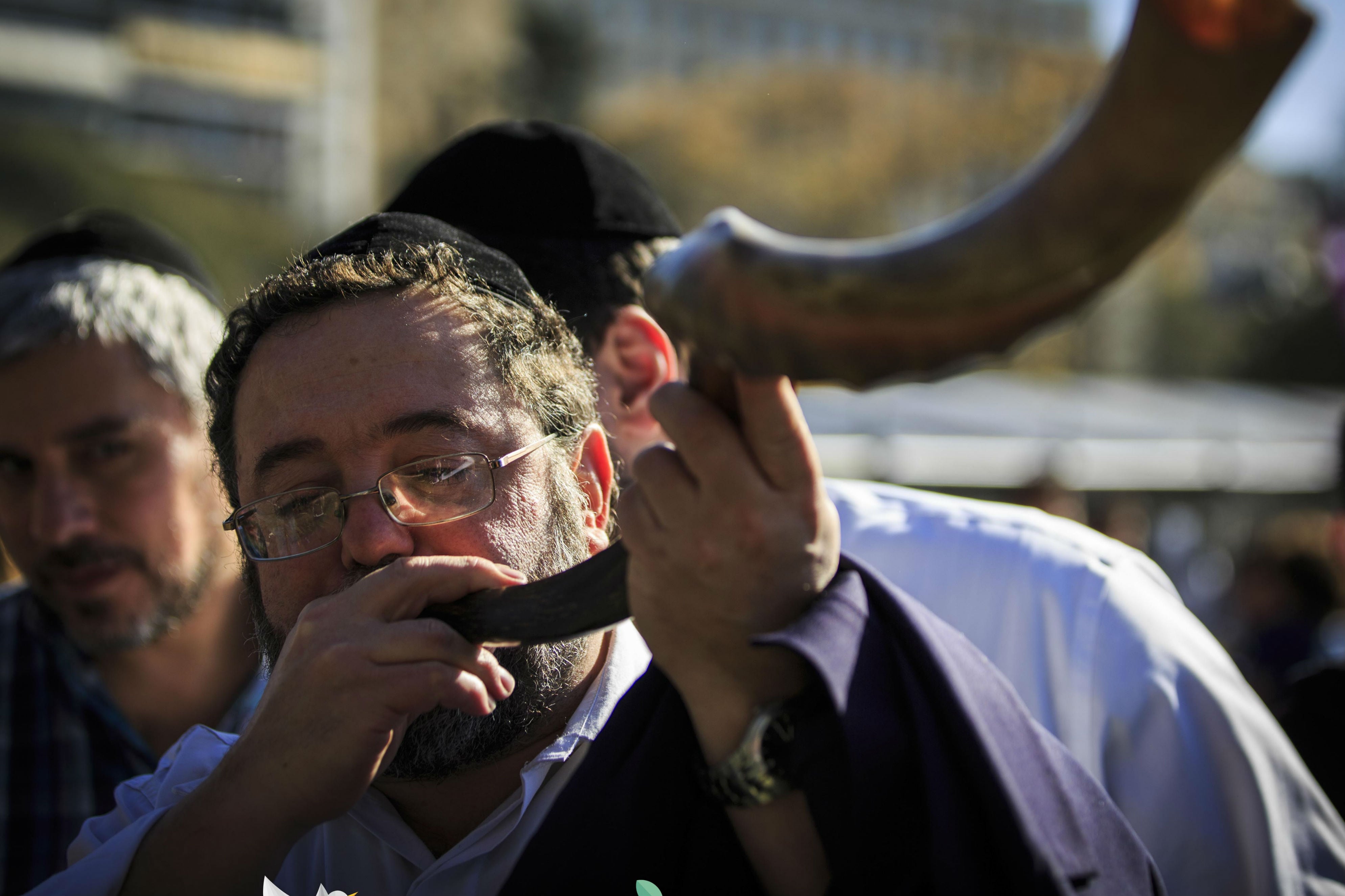 El shofar, tradicional instrumento judío que suena una vez que ha finalizado el ayuno