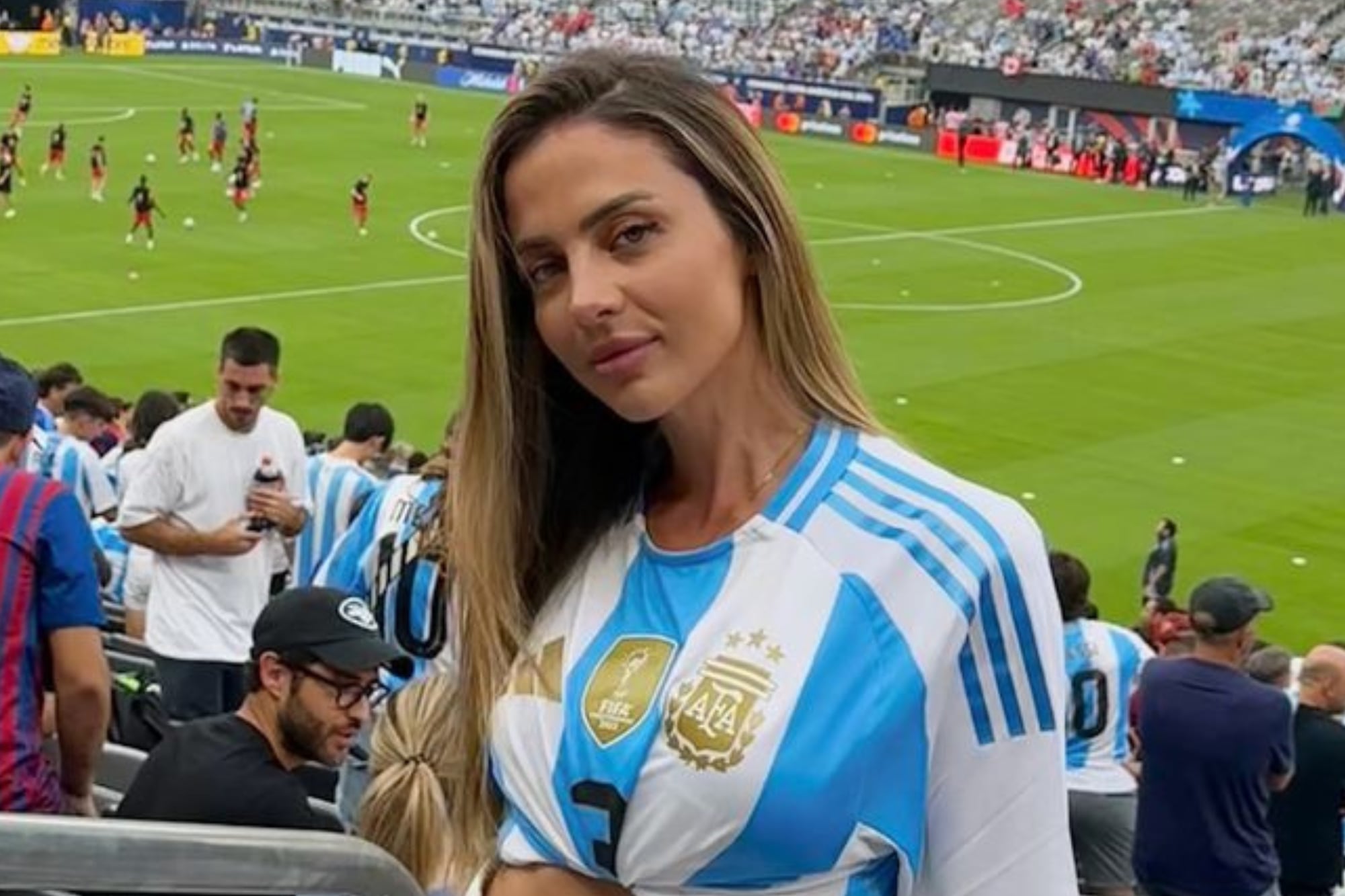 Caro Calvagni, mujer de Nicolás Tagliafico, será una de las esposas de futbolistas de la selección nacional que acompañará a su marido e la Copa Mundial 2026 (Foto: Instagram @carocalvagni)