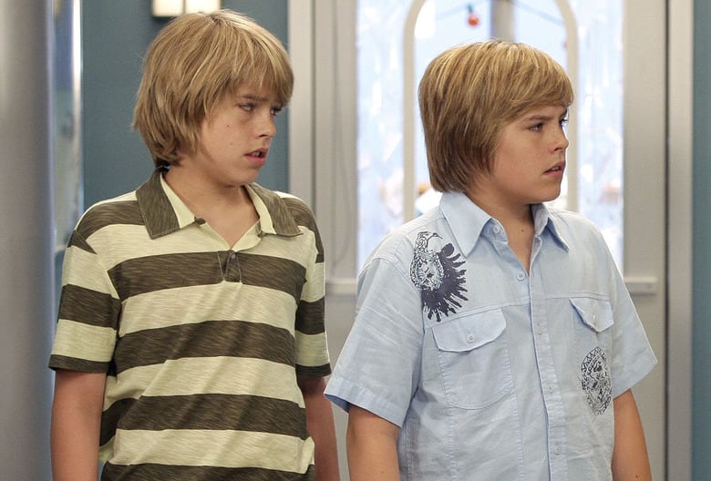 Dylan y Cole Sprouse como Zack y Cody (Foto: captura Zack y Cody gemelos en acción - Disney)
