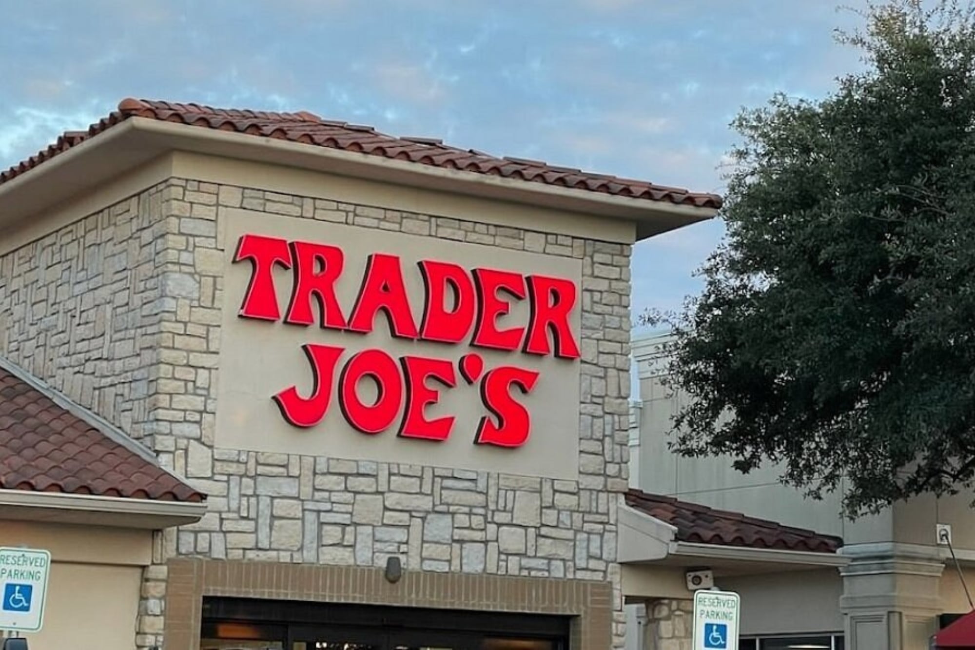 La apuesta de US$22 millones de Trader Joe’s: compra una esquina “de lujo” en California