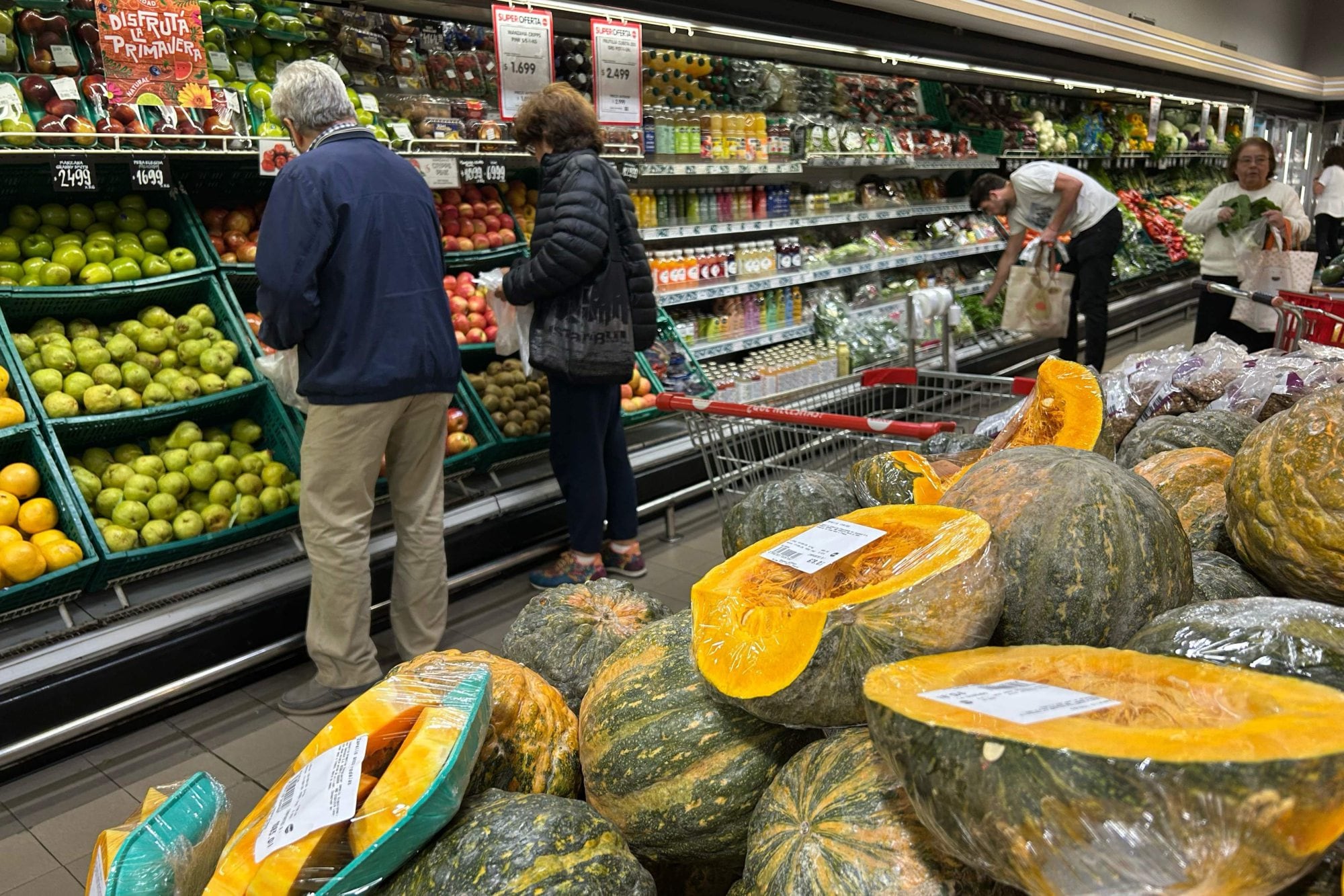 Tras la aceleración de enero, las verduras y las frutas cayeron en promedio en febrero