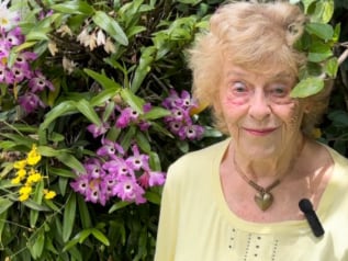 Quién es la “abuela influencer” que fue víctima de la banda del Millón