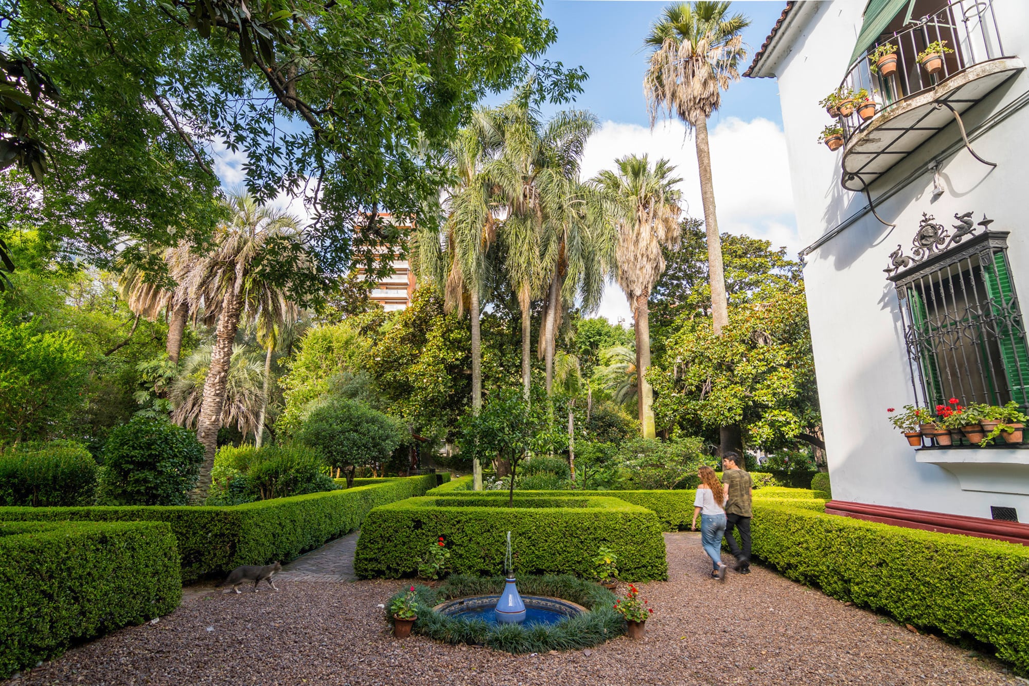 El jardín del museo es un oasis en medio de la ciudad