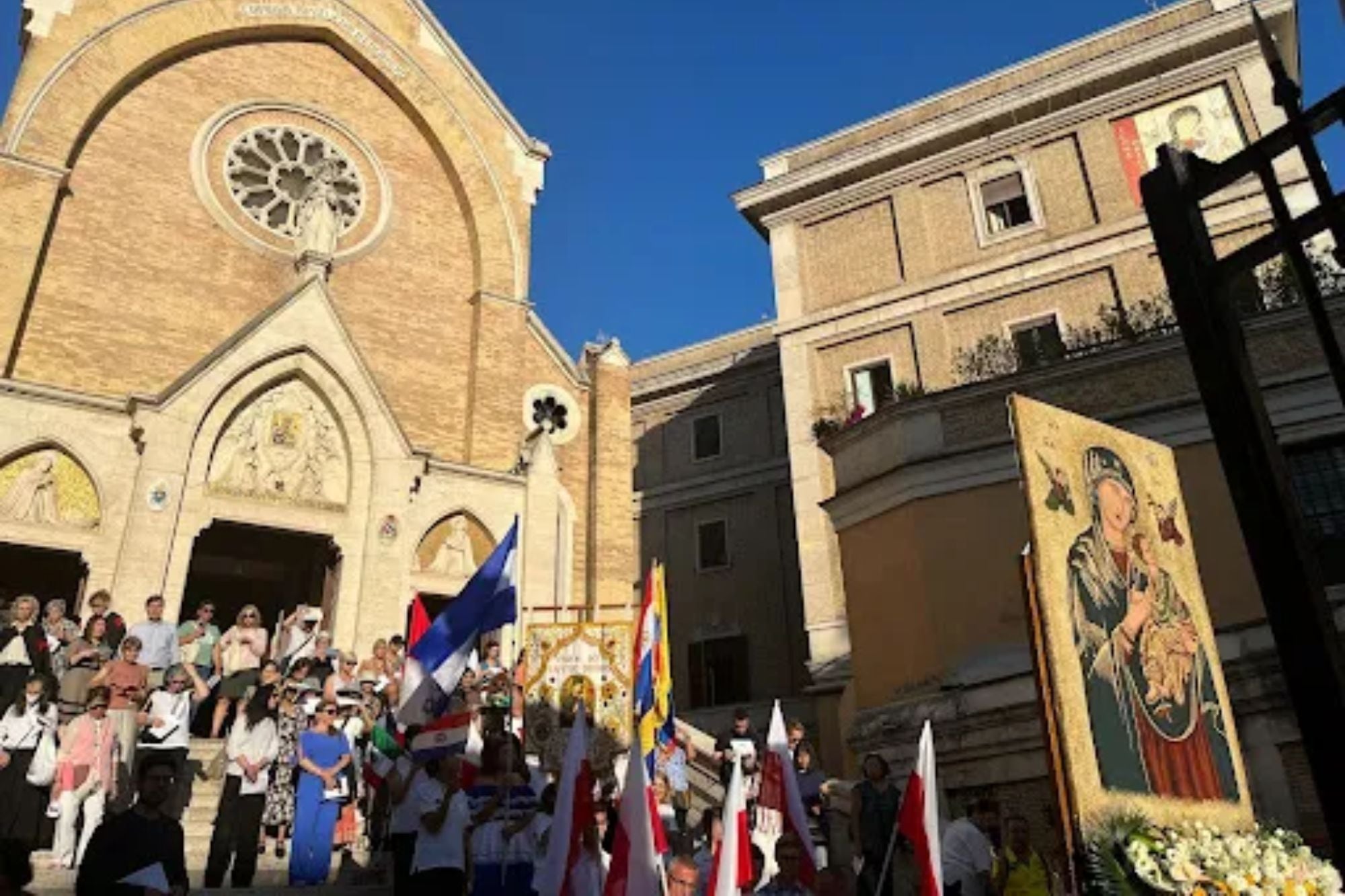 Miles de peregrinos celebran a Nuestra Señora del Perpetuo Socorro en todo el mundo