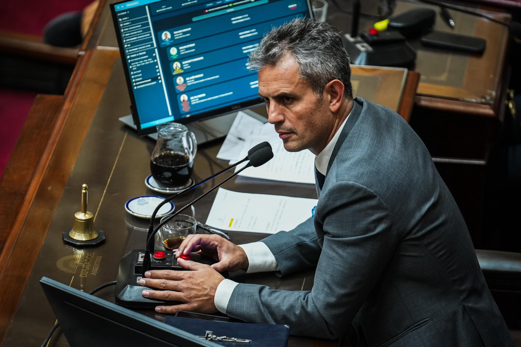 El presidente de la Cámara de Diputados, Martín Menem, en la sesión