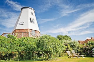 Un antiguo molino en la campiña inglesa se convirtió en hogar