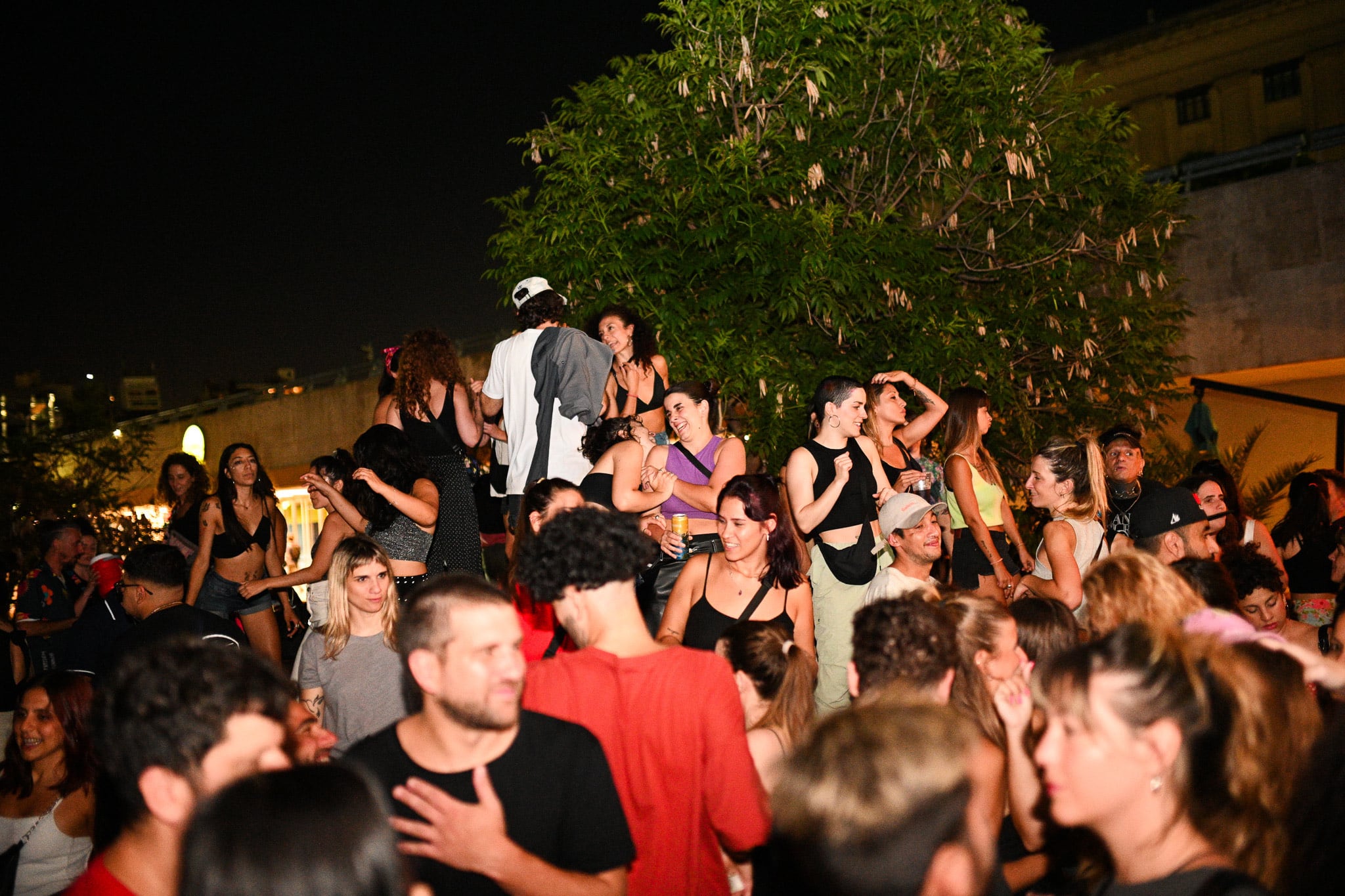 “Antes no valorábamos tanto el espacio abierto, pero la pandemia nos hizo dar cuenta de la importancia de la terraza, el patio y el estar afuera”, cuenta Chelo