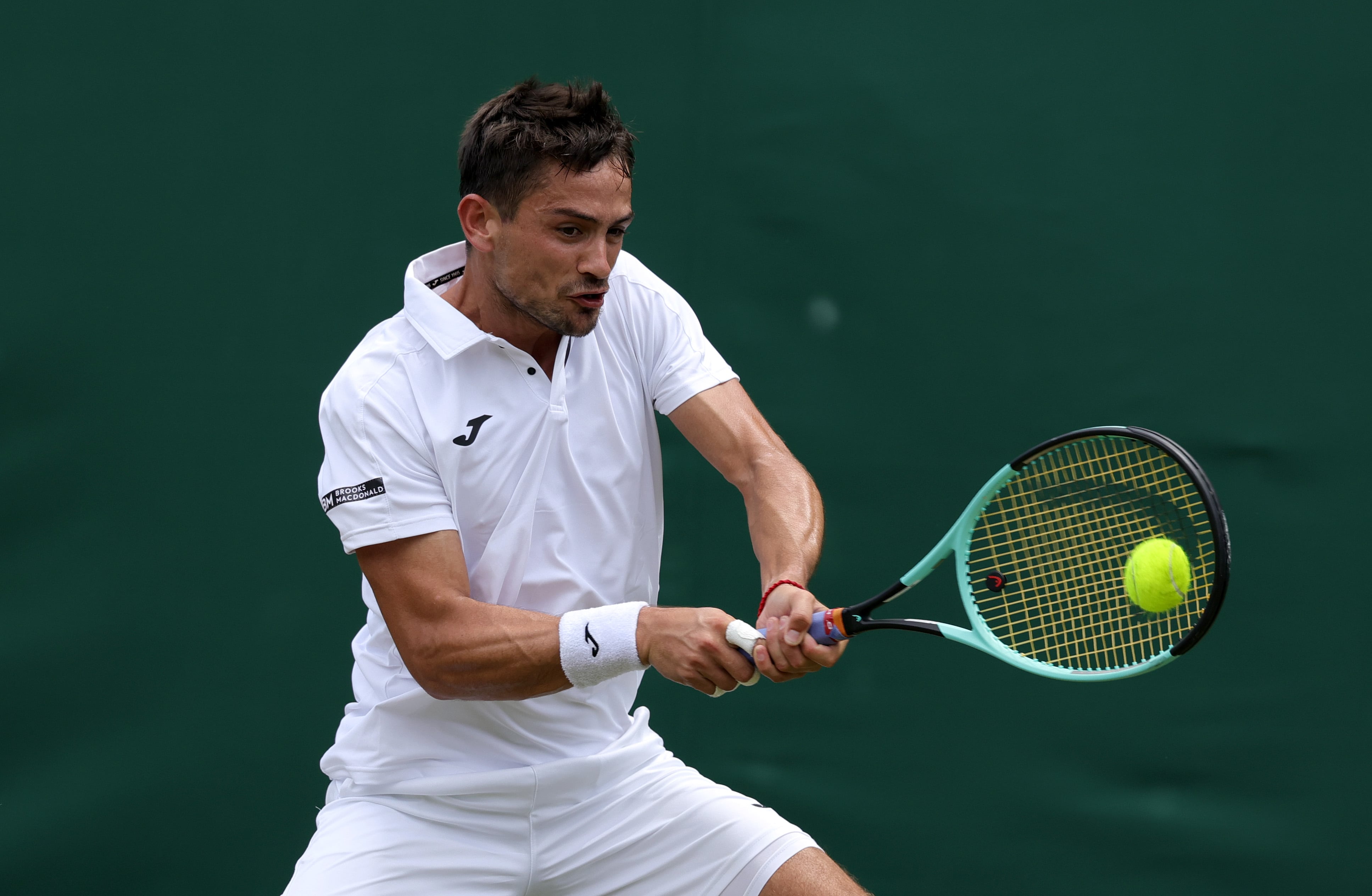 Mariano Navone will dictate the Road to Australia contest against Román Burruchaga, preparing the players in Buenos Aires for the first Grand Slam championship in 2026.