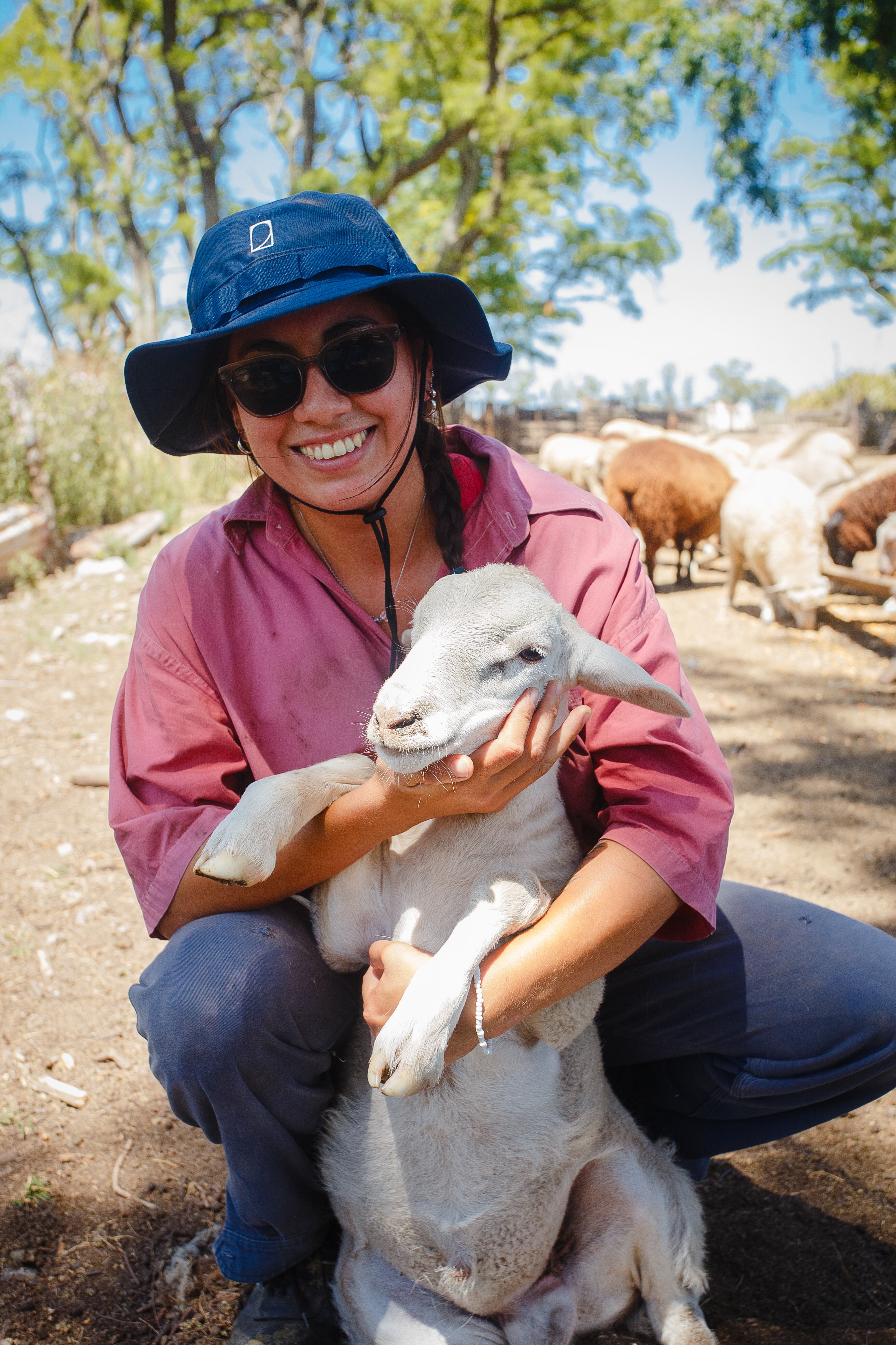 Agostina es una estudiante de Ingeniería Agropecuaria y voluntaria en Arroyo de Luna.