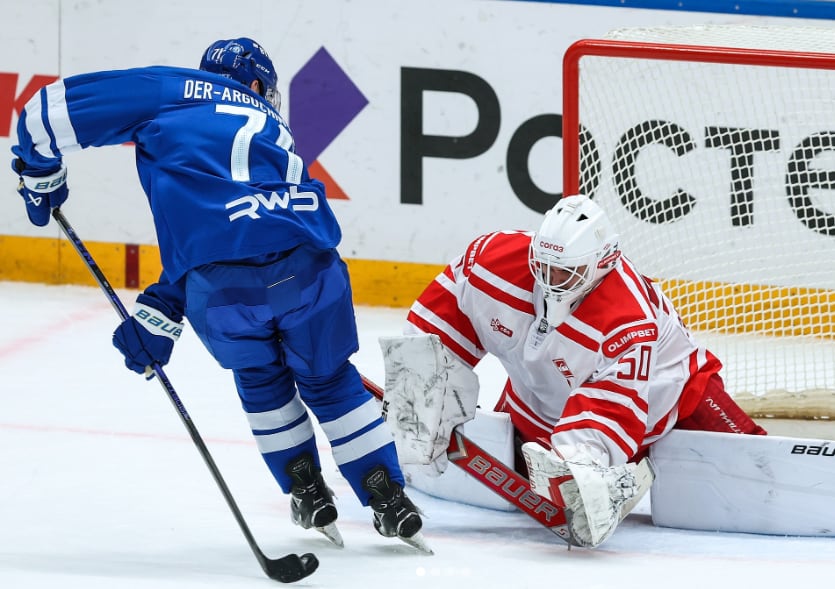 El gol “imposible” de Semyon Der-Arguchintsev en la liga de hockey sobre hielo rusa que explotó en las redes sociales