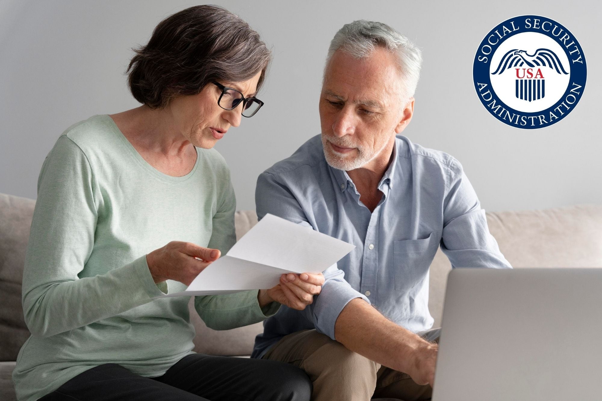 Los beneficiarios deben reportar el error si no reciben su pago mensual en la fecha publicada por la SSA (Freepik) (Facebook/Social Security Administration)