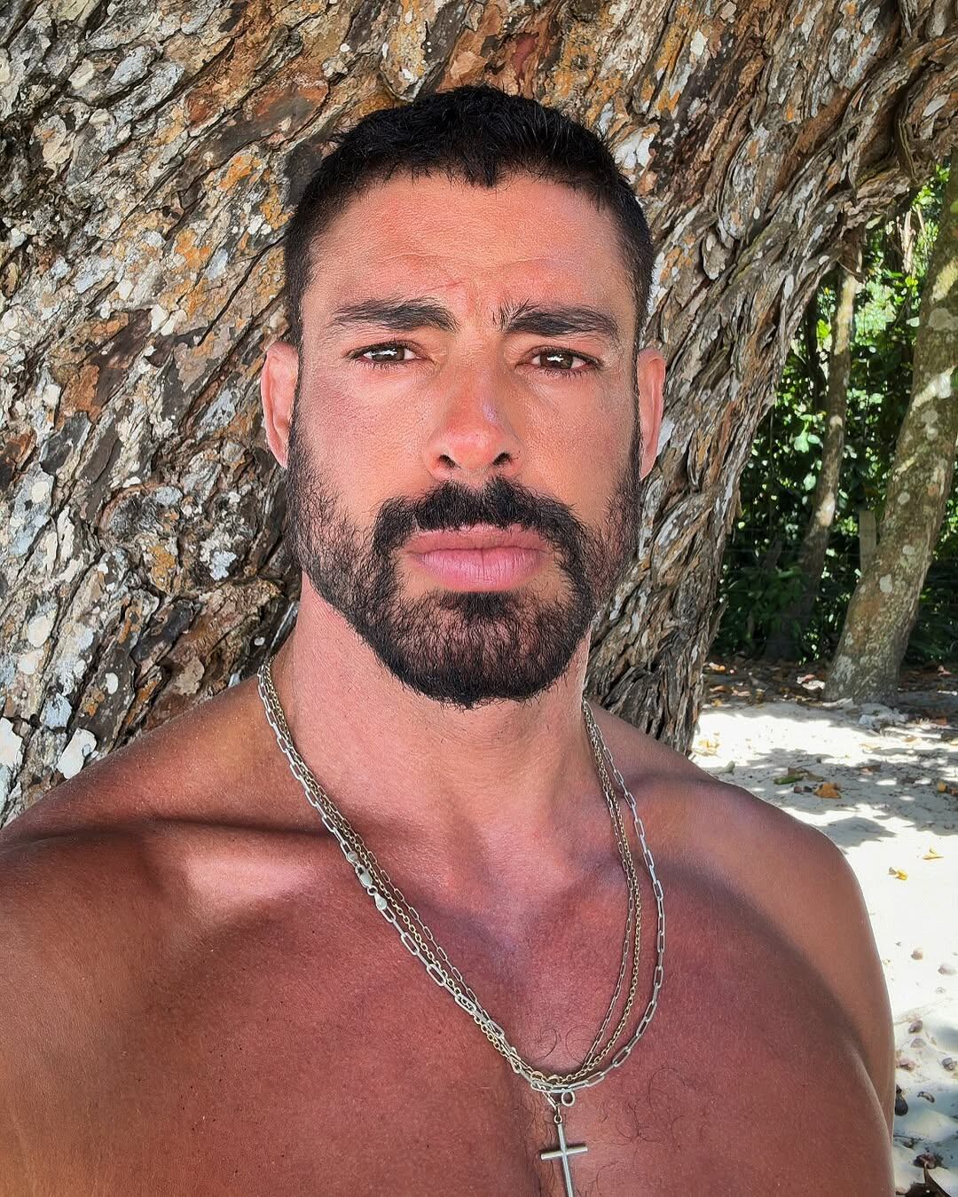 El actor es muy activo en las redes sociales; tiene 15 millones de seguidores en Instagram donde comparte imágenes de sus producciones de fotos y proyectos audiovisuales (Foto: Instagram @cauareymond)
