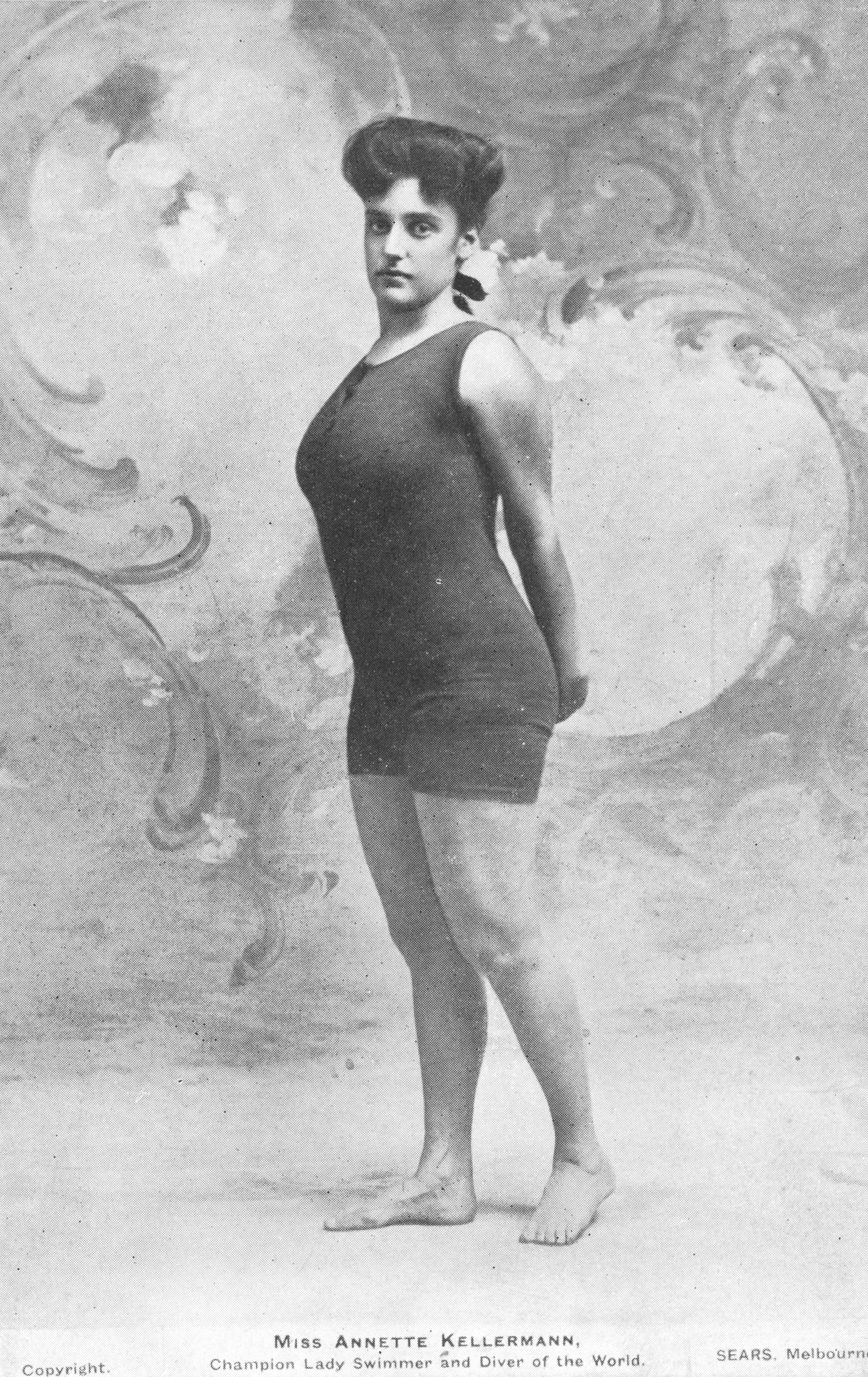 La nadadora australiana Annette Kellerman, leyenda del deporte y el cine, inventó el traje de baño de una pieza