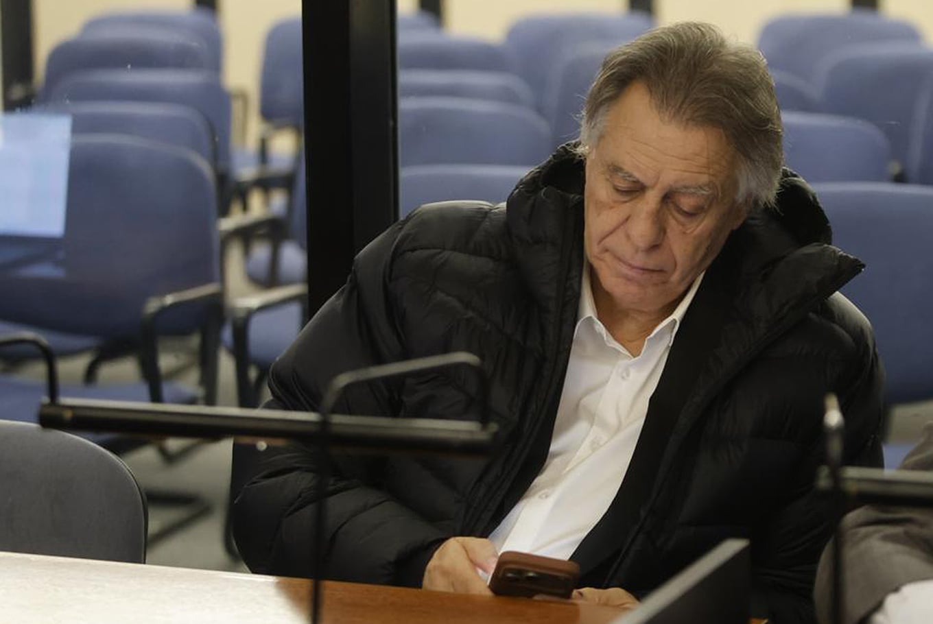 Cristóbal López llega a la audiencia de organización del juicio oral en la causa Los Sauces Hotesur en sala Amia de los tribunales de Comodoro Py