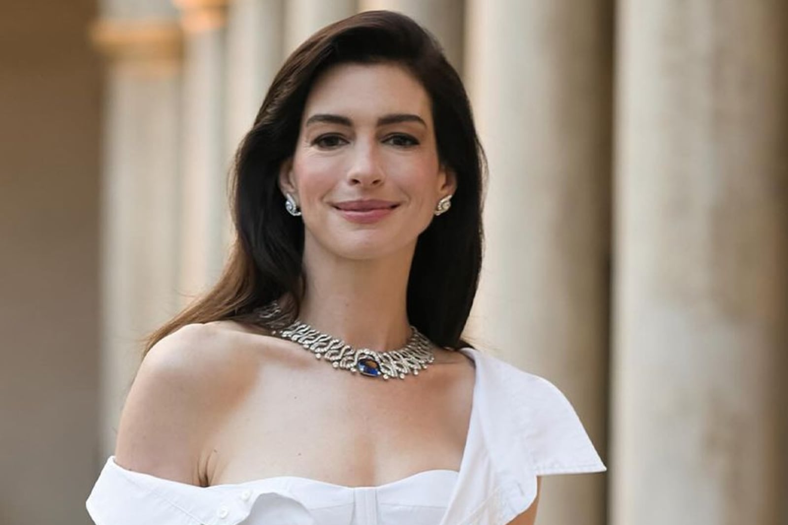 Anne Hathaway anunció que está embarazada de su tercer hijo
