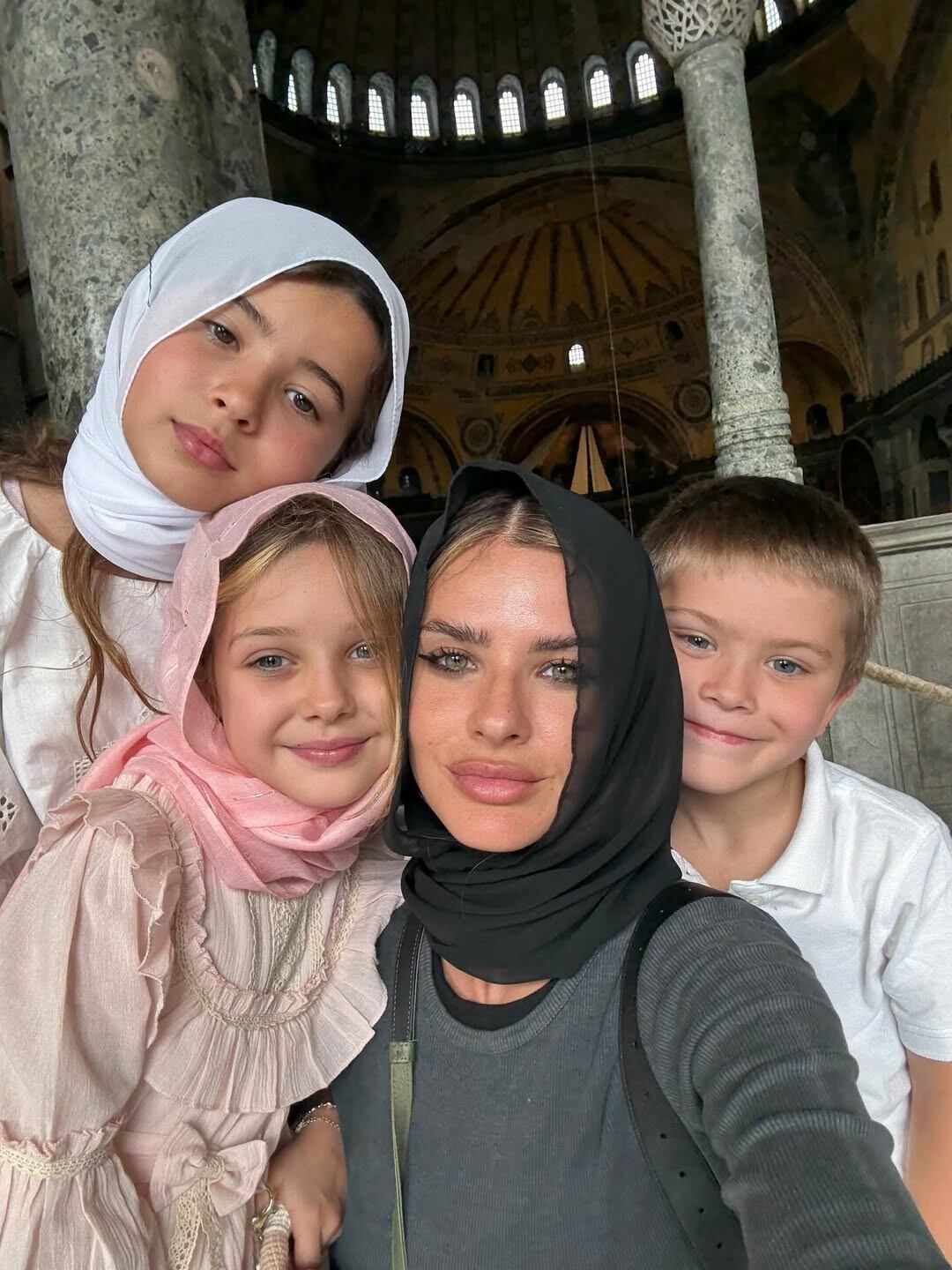 La China Suárez se encuentra en Estambul con sus tres hijos y Mauro Icardi (Foto: Instagram @sangrejaponesa)