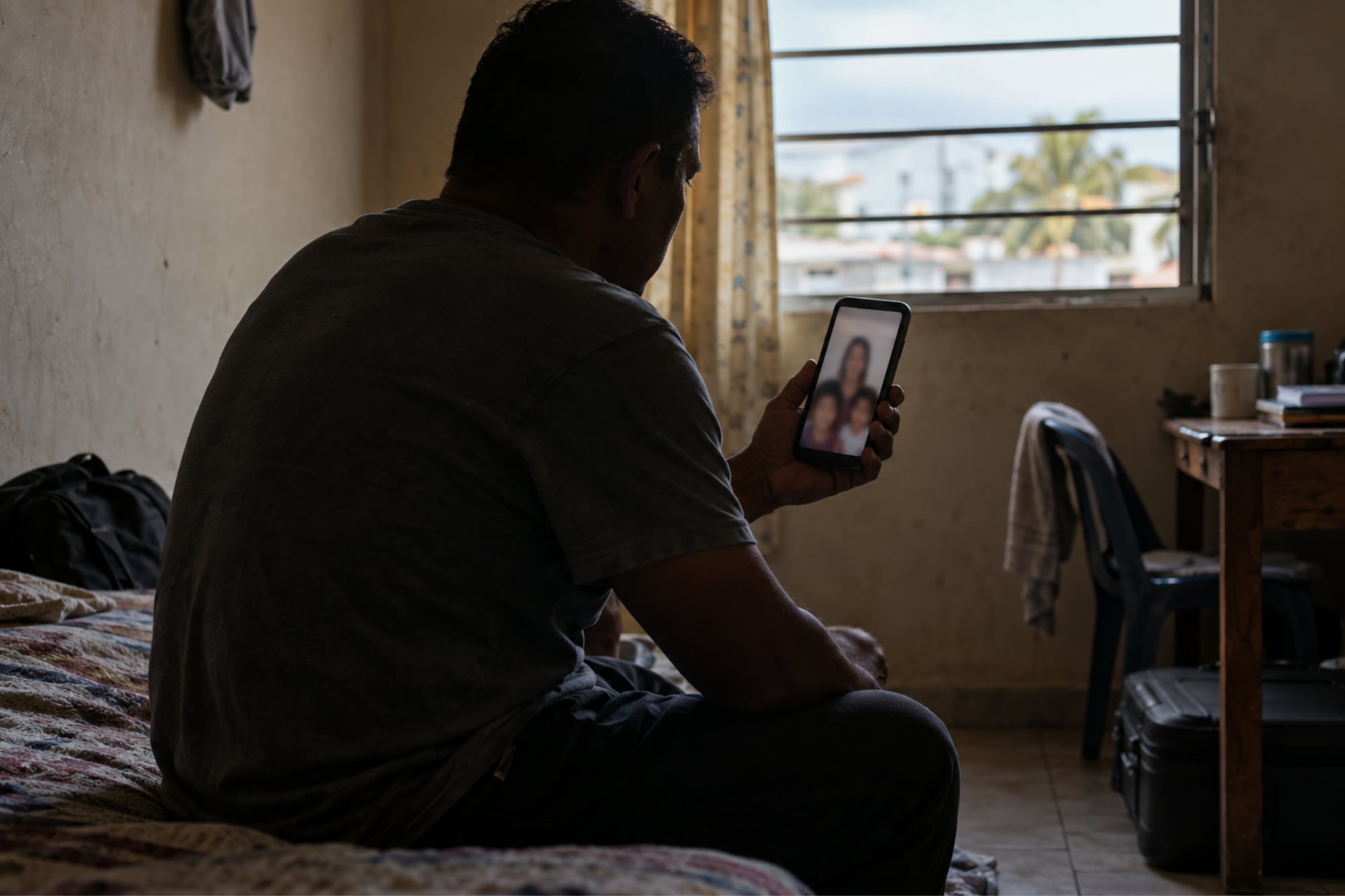 El venezolano intenta mantener el vínculo con los menores mediante videollamadas y asegura que la deportación dejó a toda la familia traumatizada
