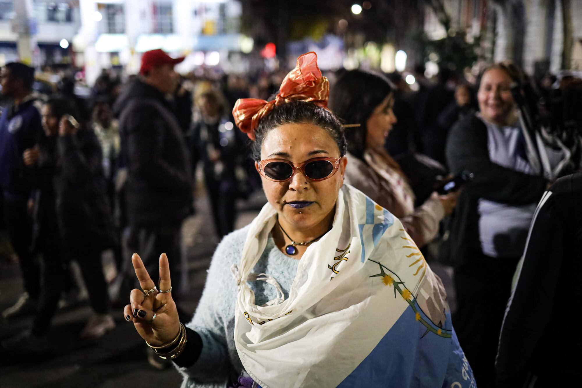 Vigilia de militantes en la puerta de la casa de Cristina Fernández de Kirchner en el barrio de Constitución