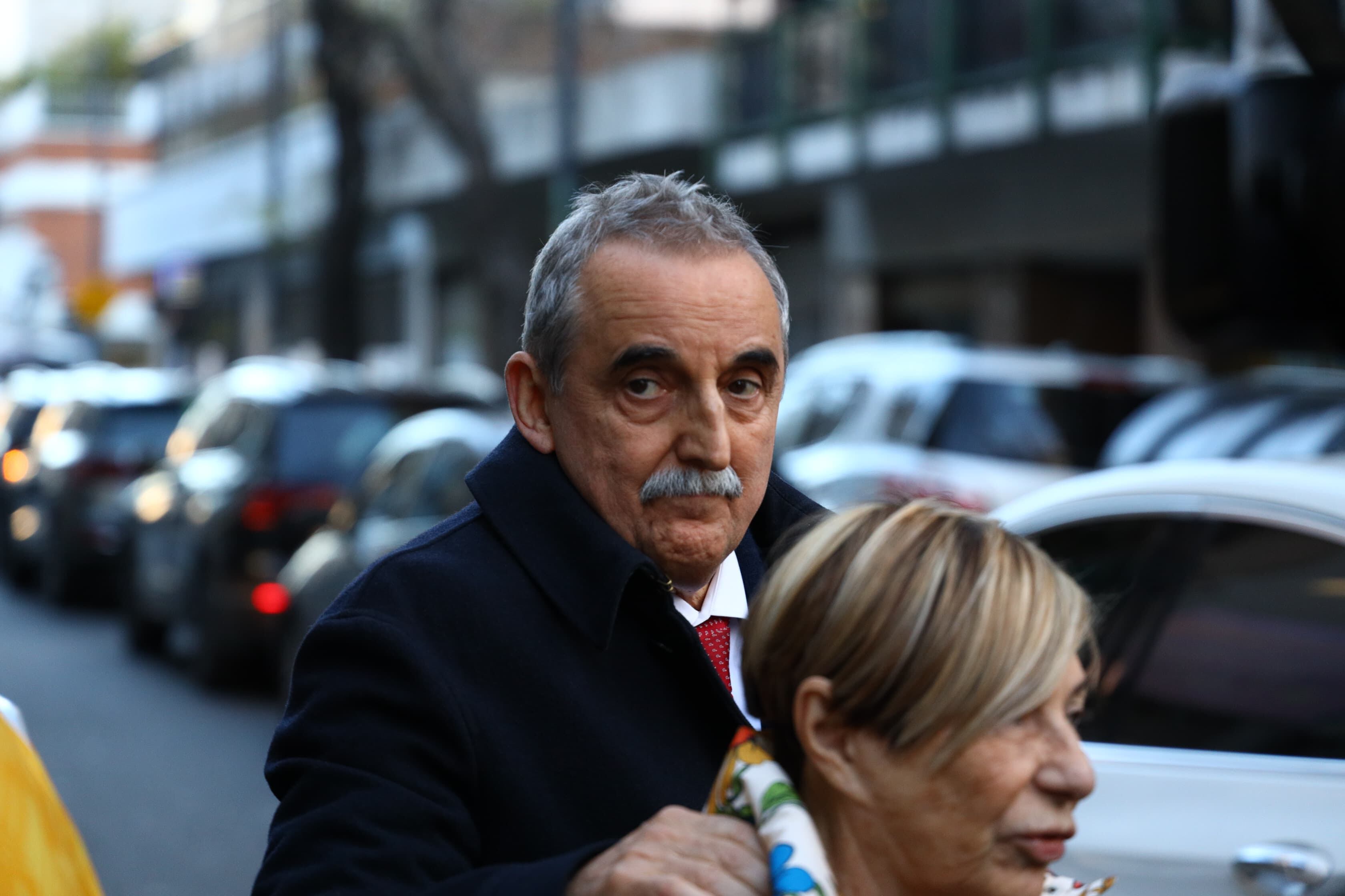 Guillermo Moreno en la calle Matheu