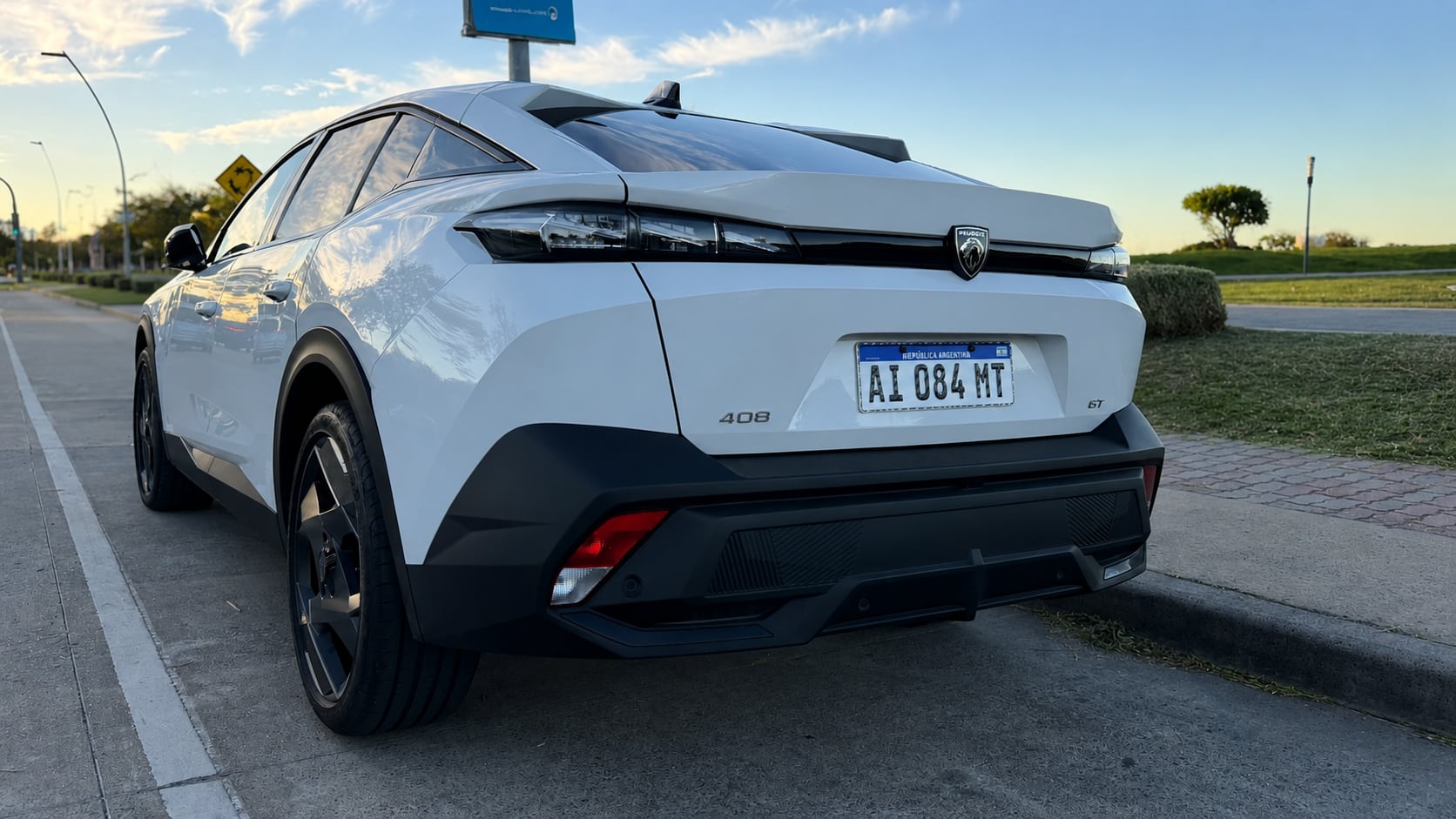 El baúl tiene apertura eléctrica