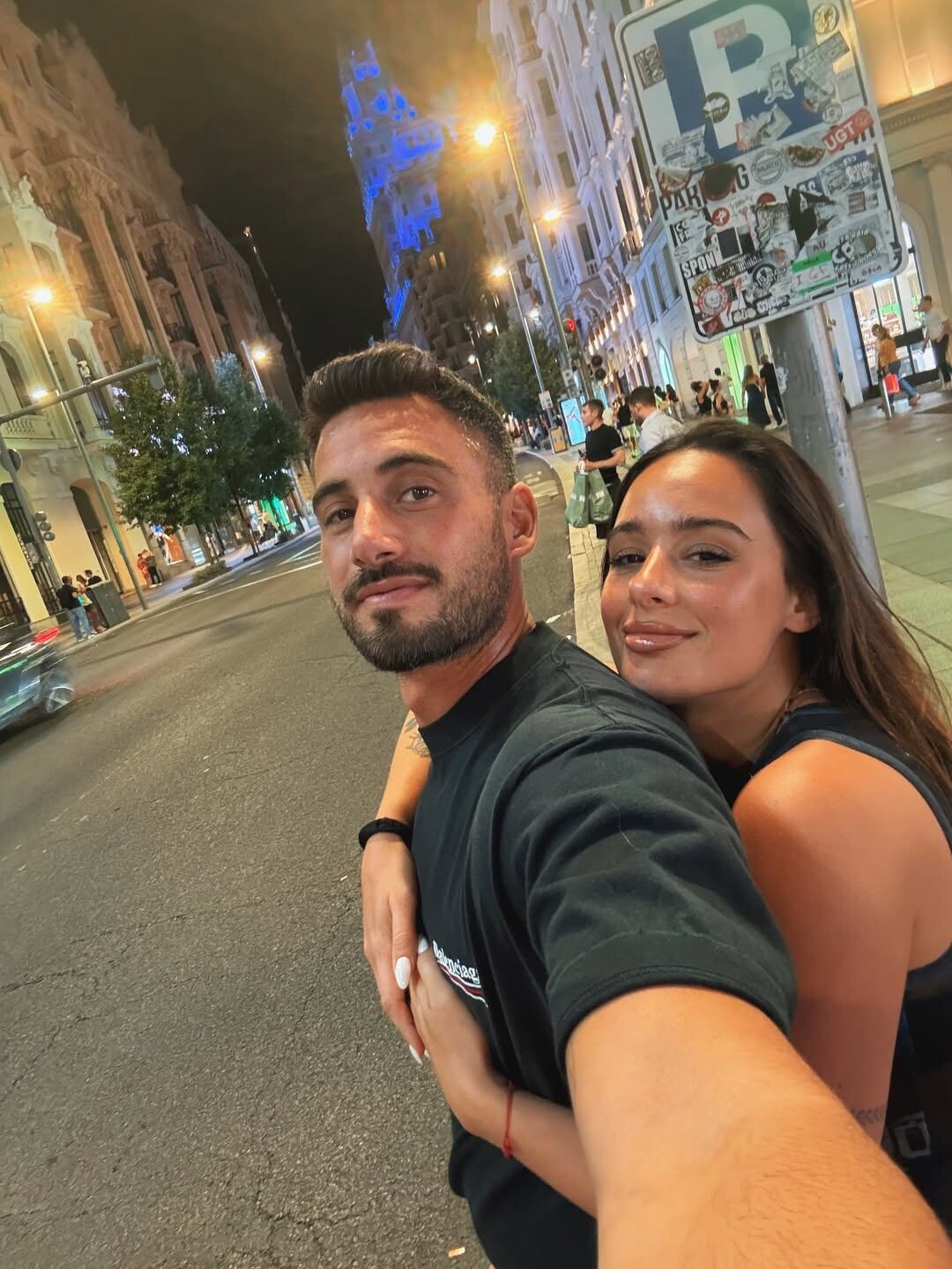 Hace una semana que Nico Occhiato y Flor Jazmín Peña están en España de vacaciones