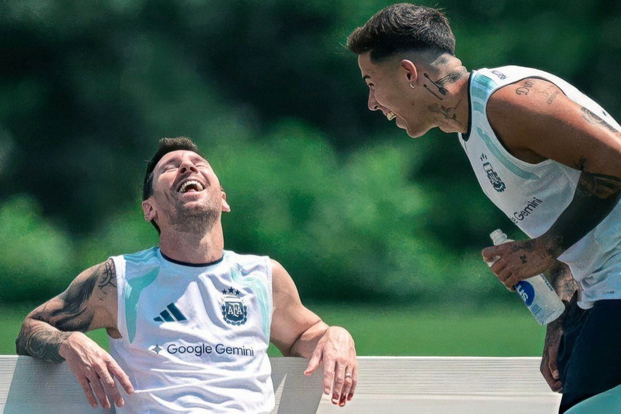 Enzo Fernández: “Con los ingleses hay cargadas, obviamente, en un vestuario pasa todo el tiempo” 9 De 2022 a 2026, los inolvidables cuatro años de Enzo junto a Messi en la selección: “Ahora no se trata de buscar otro Messi porque no va a existir”, avisa