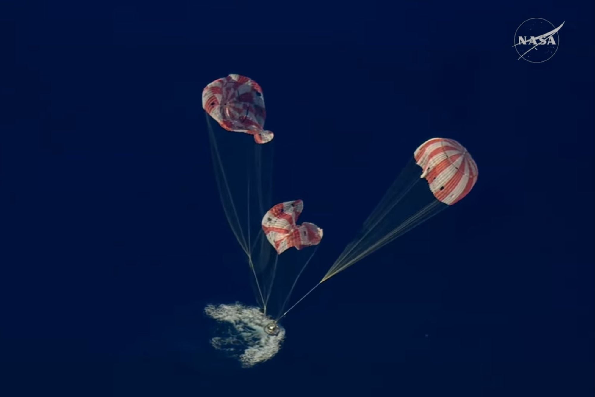 Videos y fotos: así se vivió el reingreso del Artemis II de la NASA en el Océano Pacífico