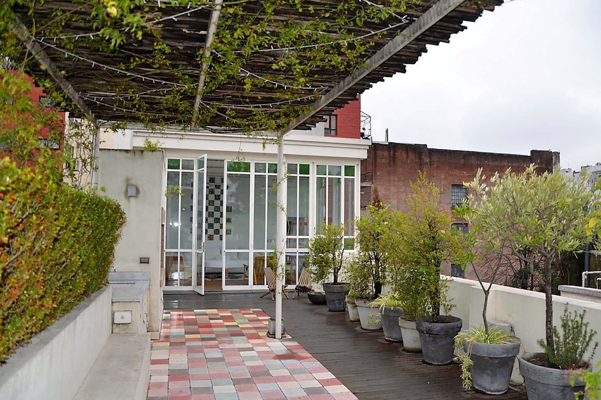 Las casas con espacios al aire libre que dan al pulmón de manzana y a los que se accede desde el living son las más demandadas