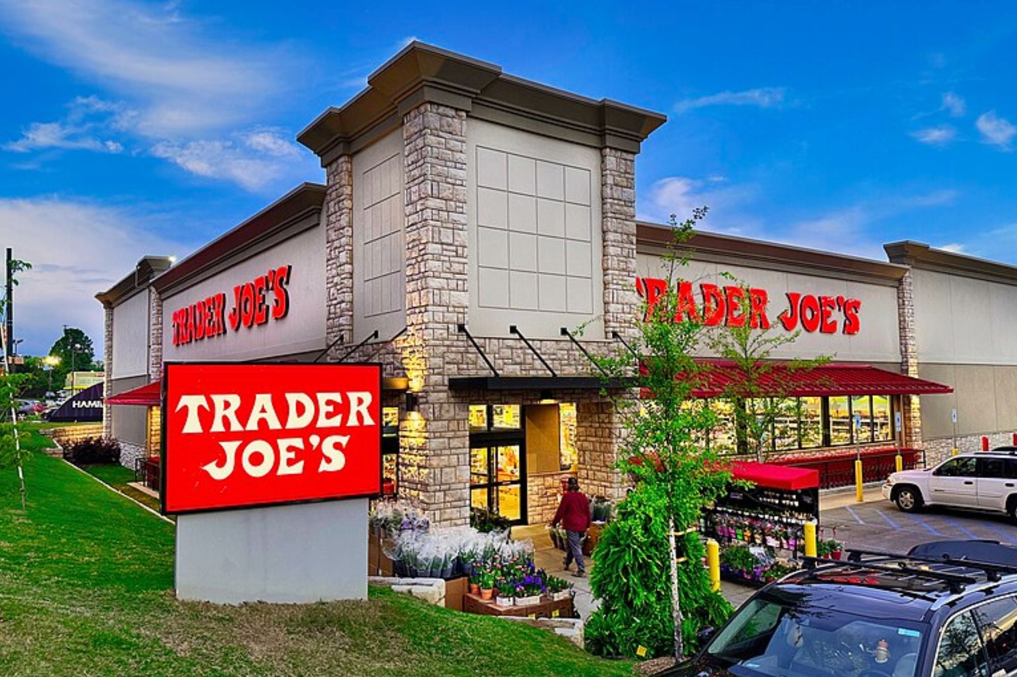 Buenas noticias en California: Trader Joe’s abrió este 11 de diciembre una nueva tienda que ya causa furor