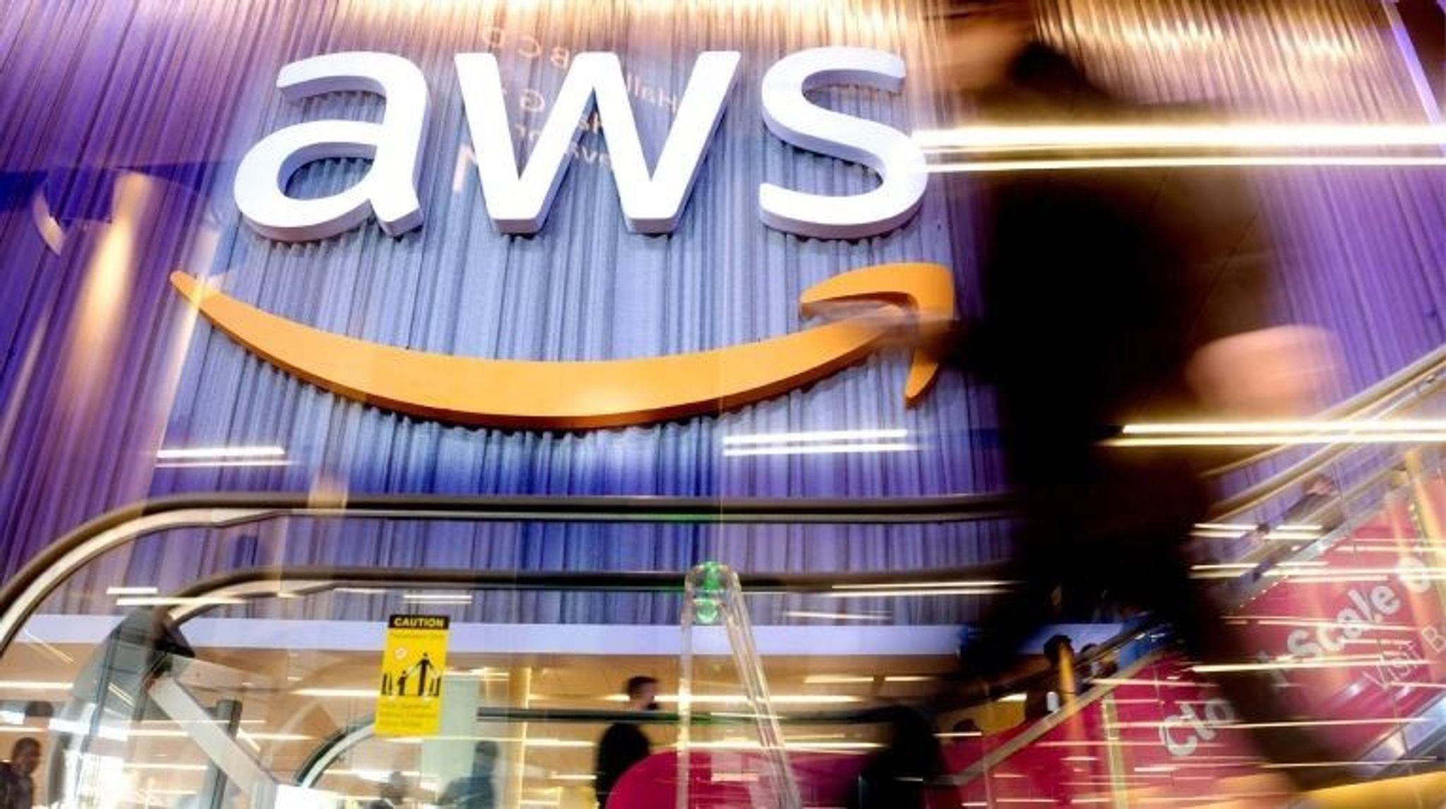 “Amazon compra libros a través de canales comerciales para ayudar a desarrollar y mejorar los productos y servicios que utilizan nuestros clientes”, dijo un portavoz de la firma