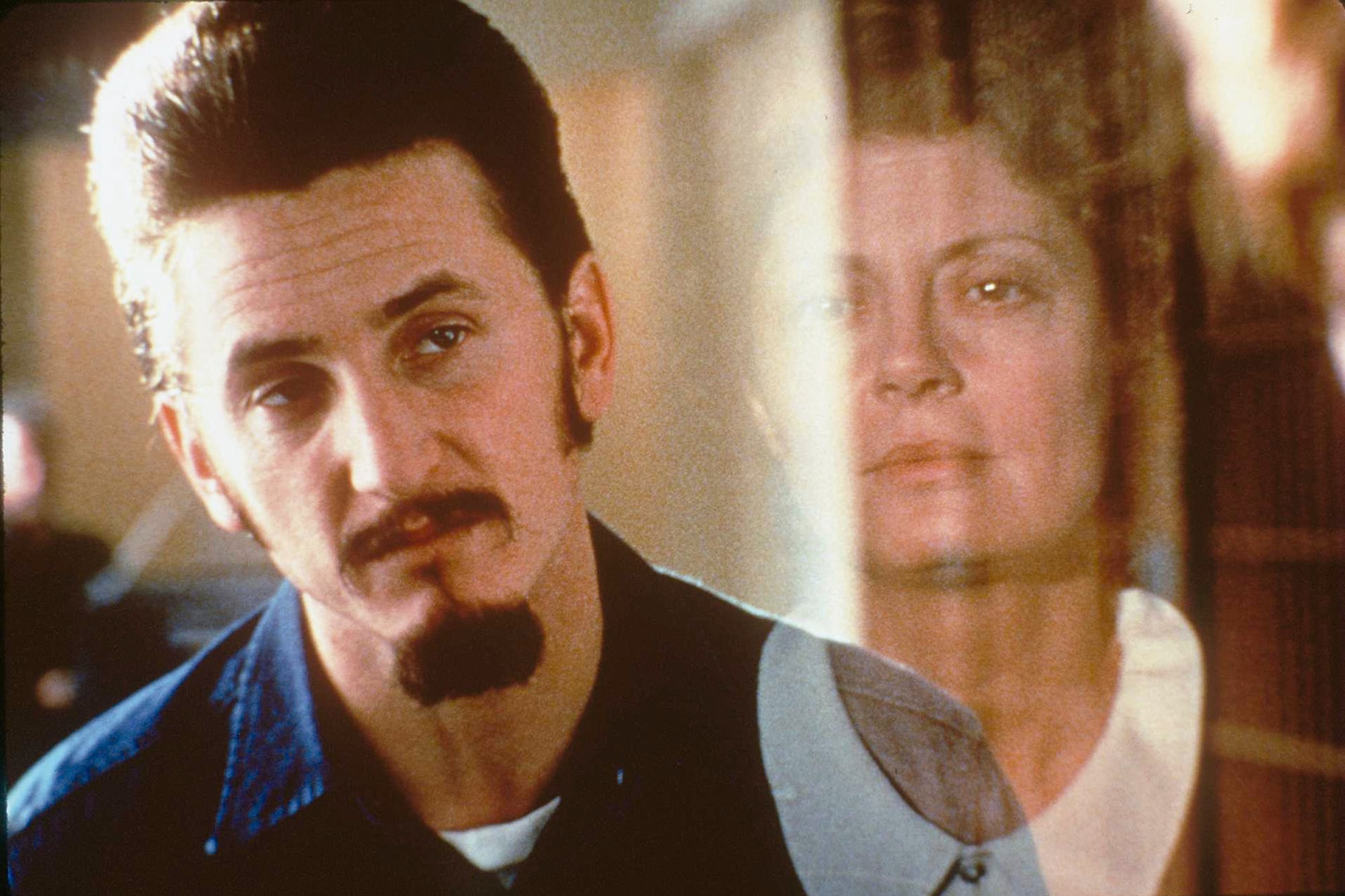 A fines de los 80 vivió un romance fugaz con Sean Penn. En 1995 protagonizaron la película Mientras estés conmigo