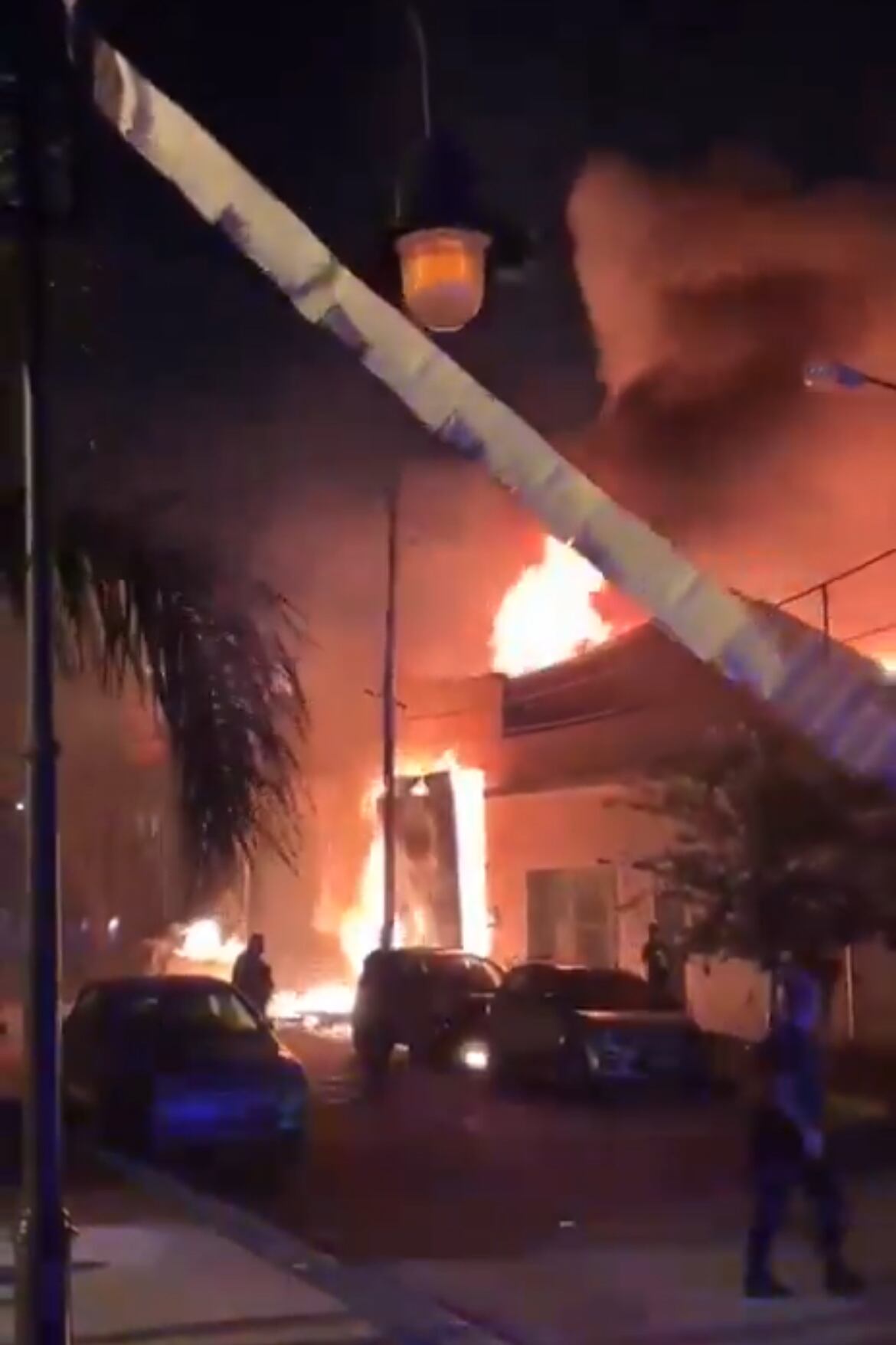 El impacto del incendio en una fábrica de San Fernando en sus alrededores