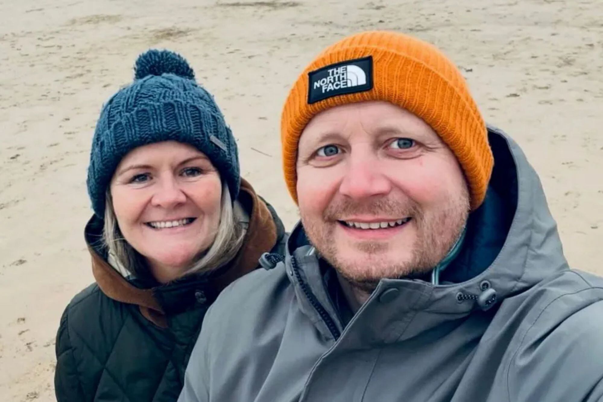 Lucy y Rhys Thomas decidieron apostar por la iglesia y se llevaron una sorpresa