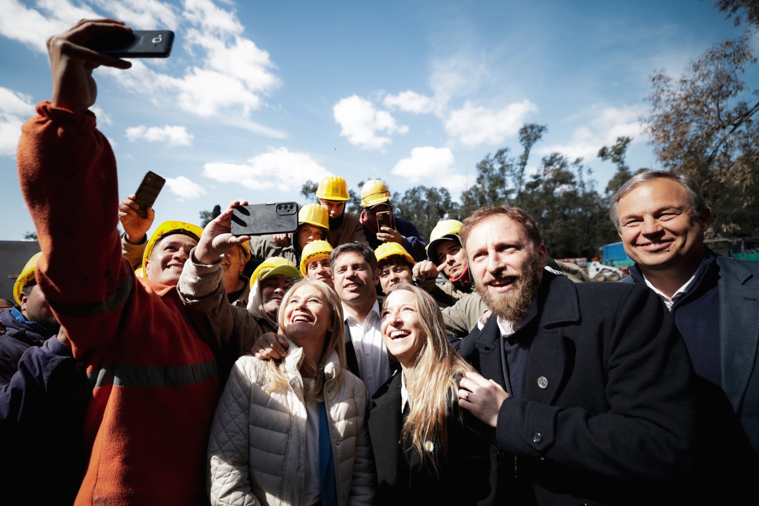 Kicillof, de campaña por Lomas de Zamora, junto a Magario y Otermín