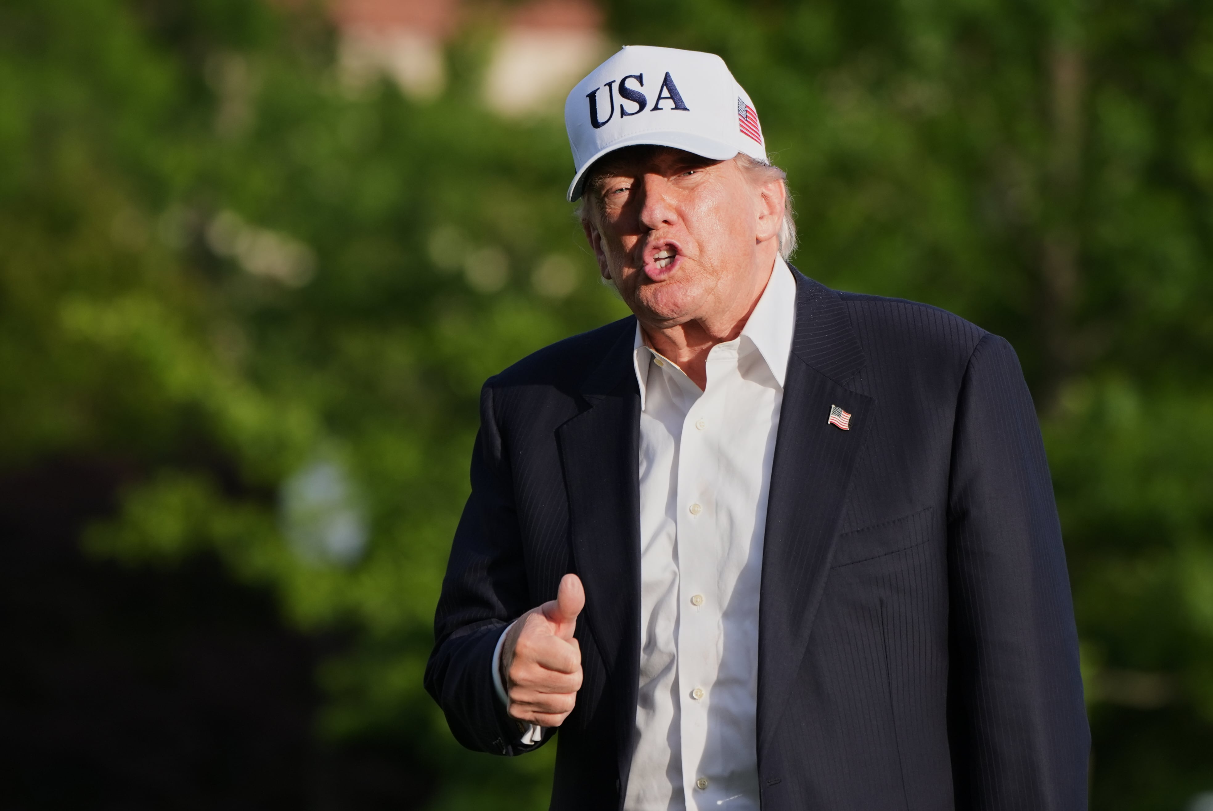 Trump suspendió los ataques