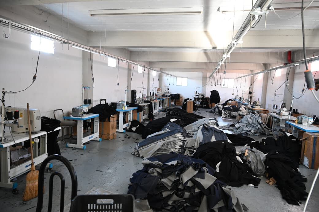 Allanaron un taller clandestino en Monte Castro y rescataron a 20 personas que sufrían explotación laboral